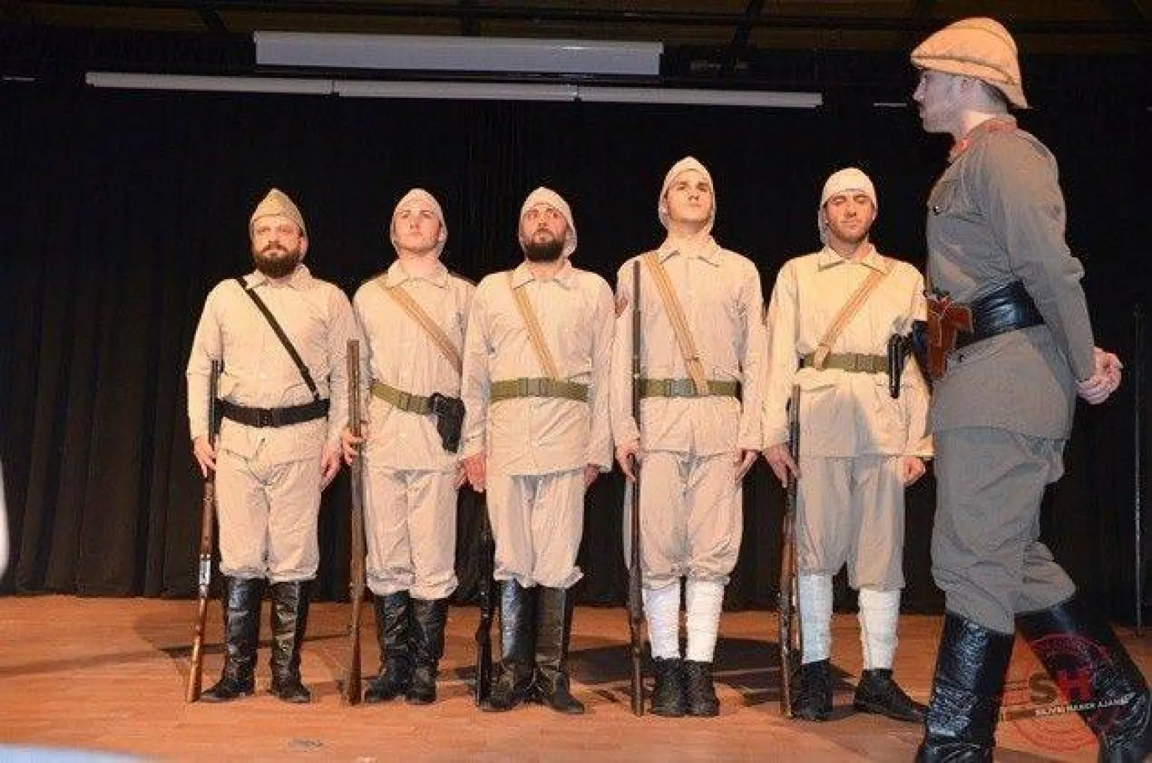 Evvel Zaman oyunu büyük beğeni topladı