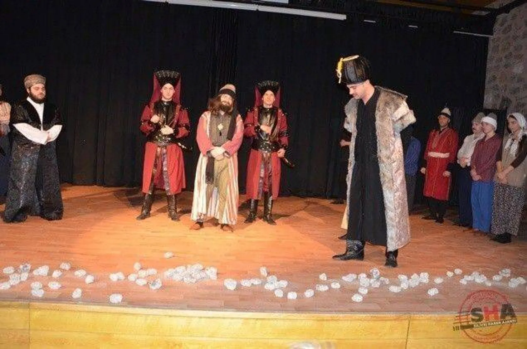 Evvel Zaman oyunu büyük beğeni topladı