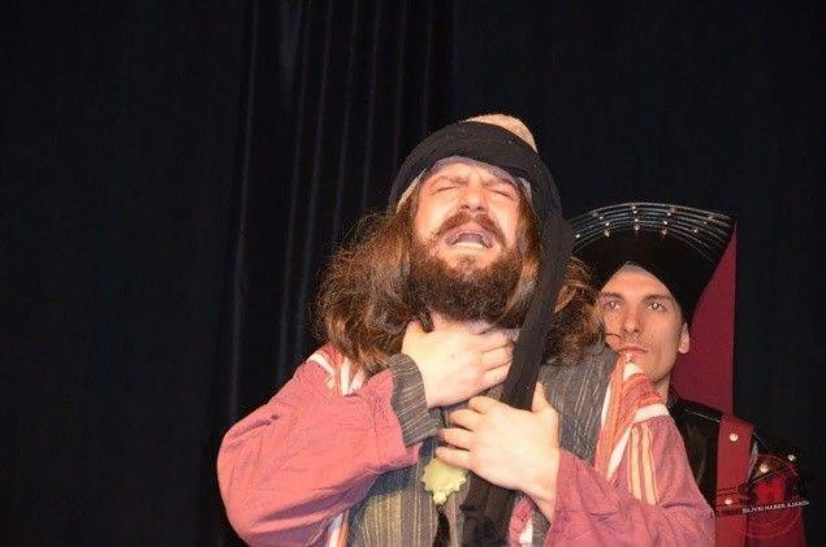 Evvel Zaman oyunu büyük beğeni topladı