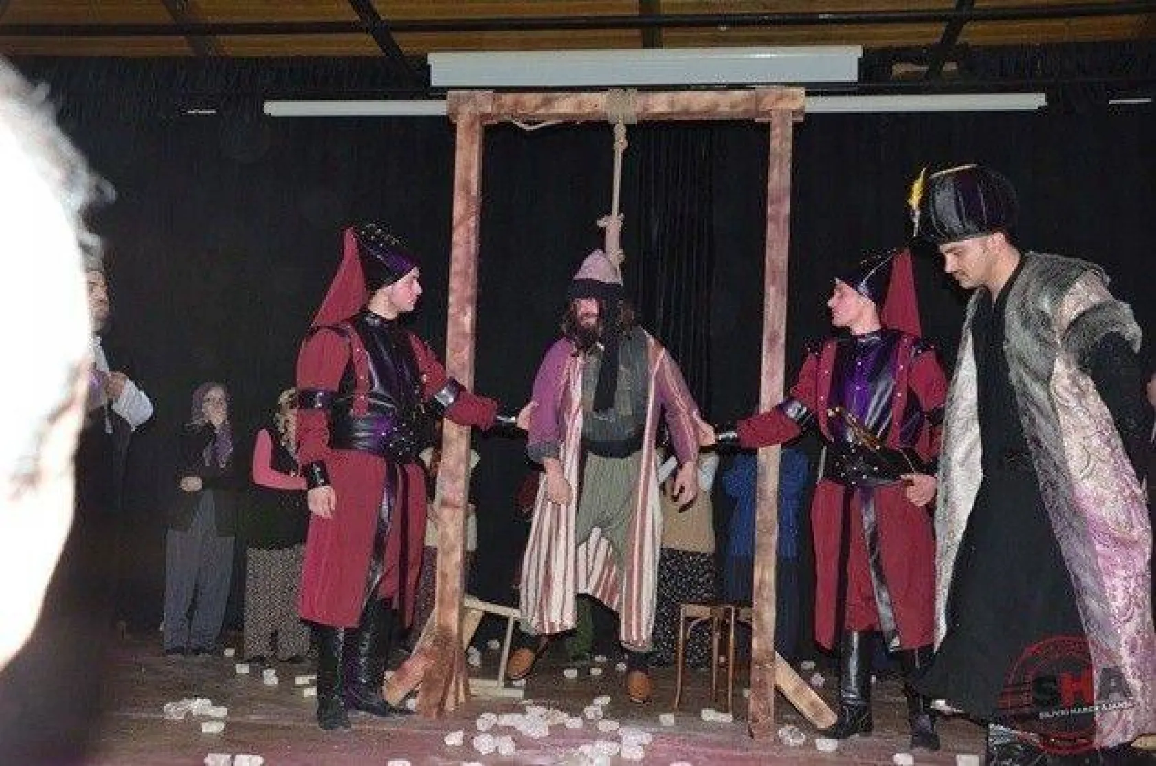 Evvel Zaman oyunu büyük beğeni topladı