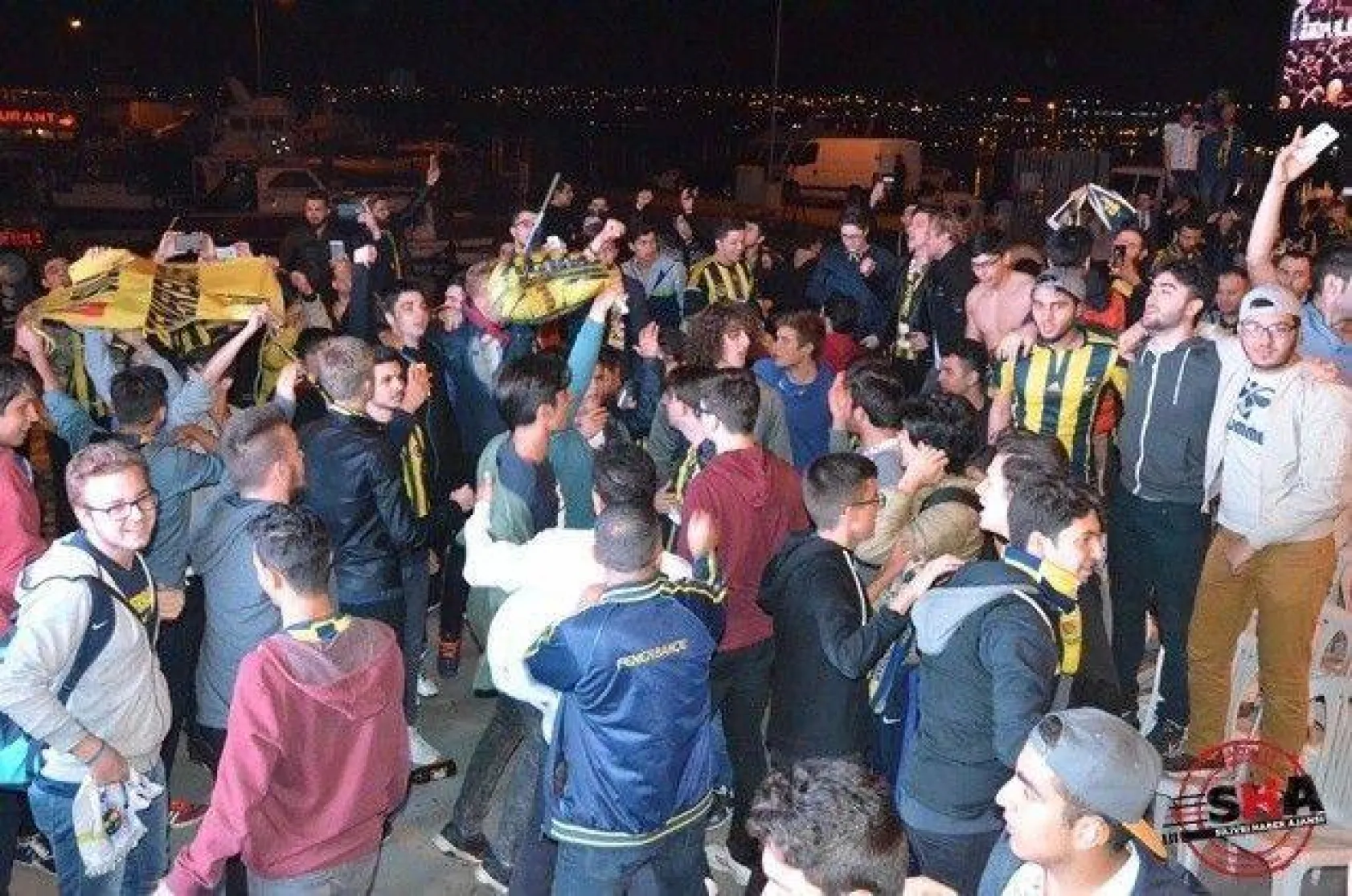 Şampiyonluk coşkusu sahilde yaşandı