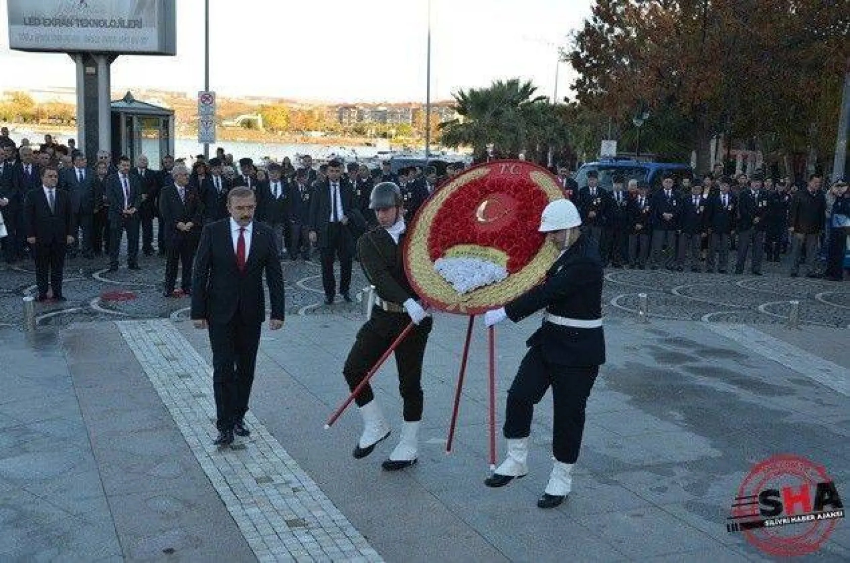 Dokuzu beş geçe hayat durdu