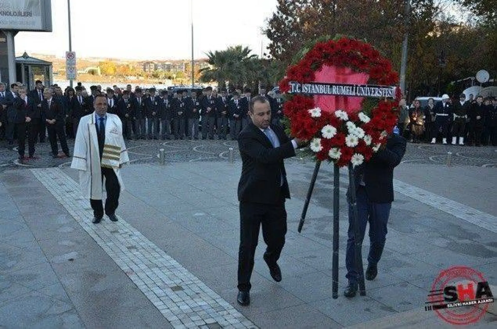 Dokuzu beş geçe hayat durdu