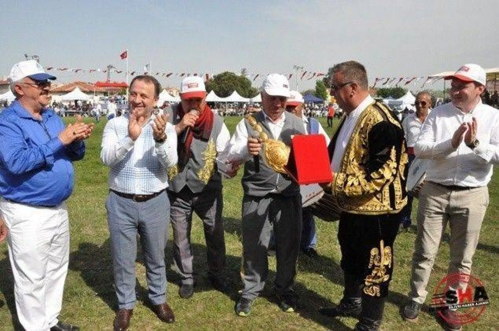 Pehlivanlar Silivri er meydanında güreşti