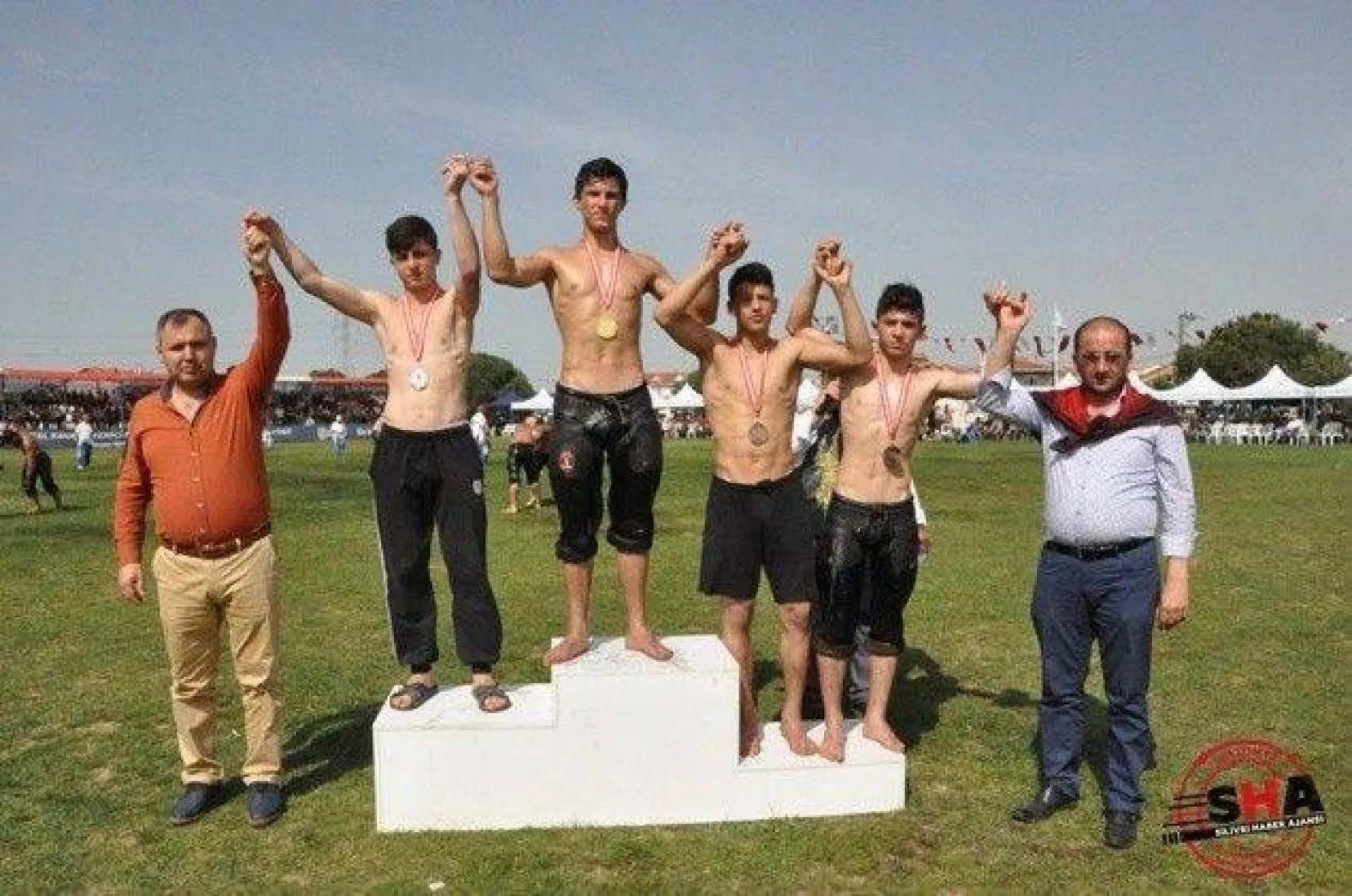 Pehlivanlar Silivri er meydanında güreşti