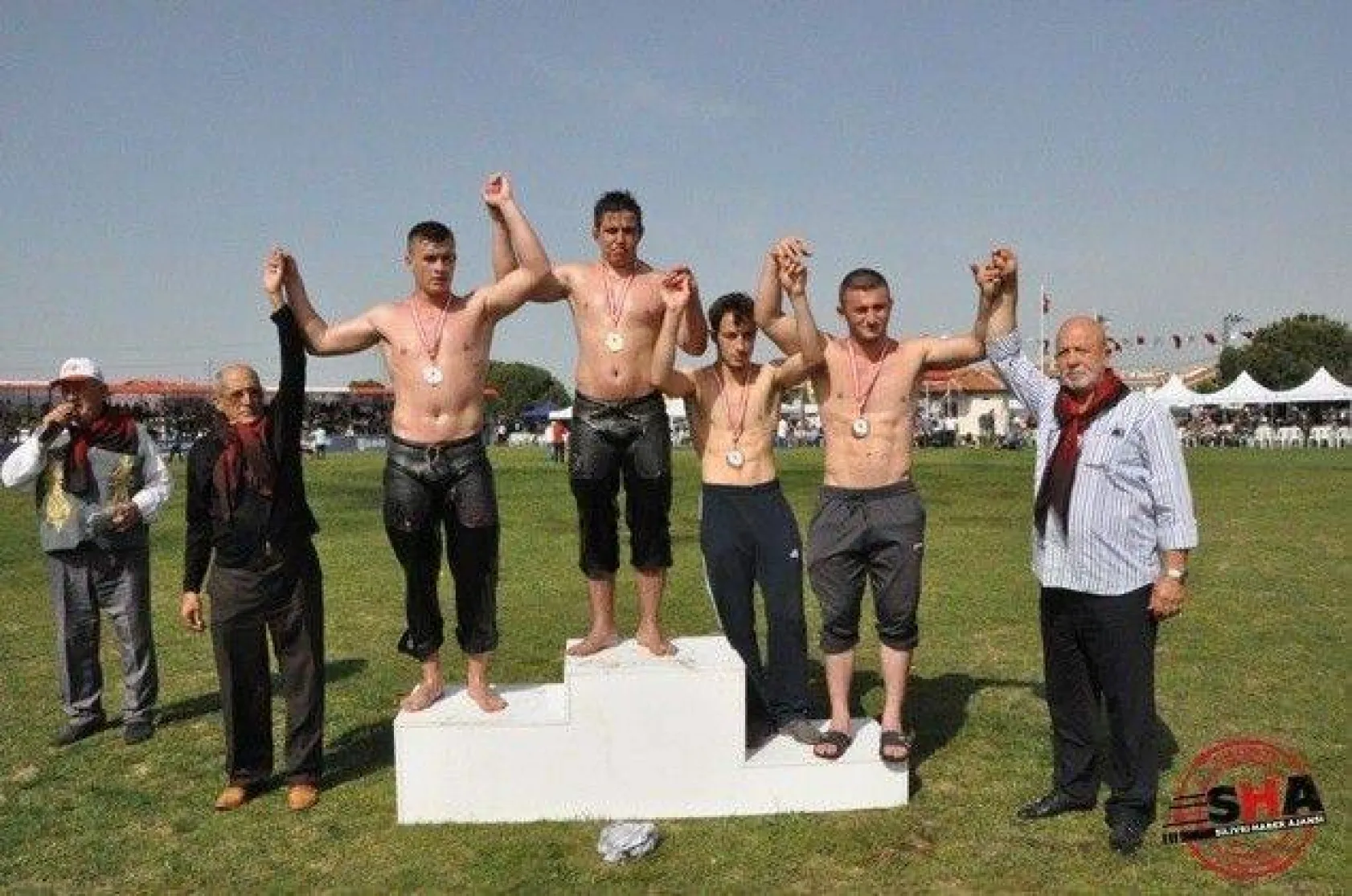 Pehlivanlar Silivri er meydanında güreşti