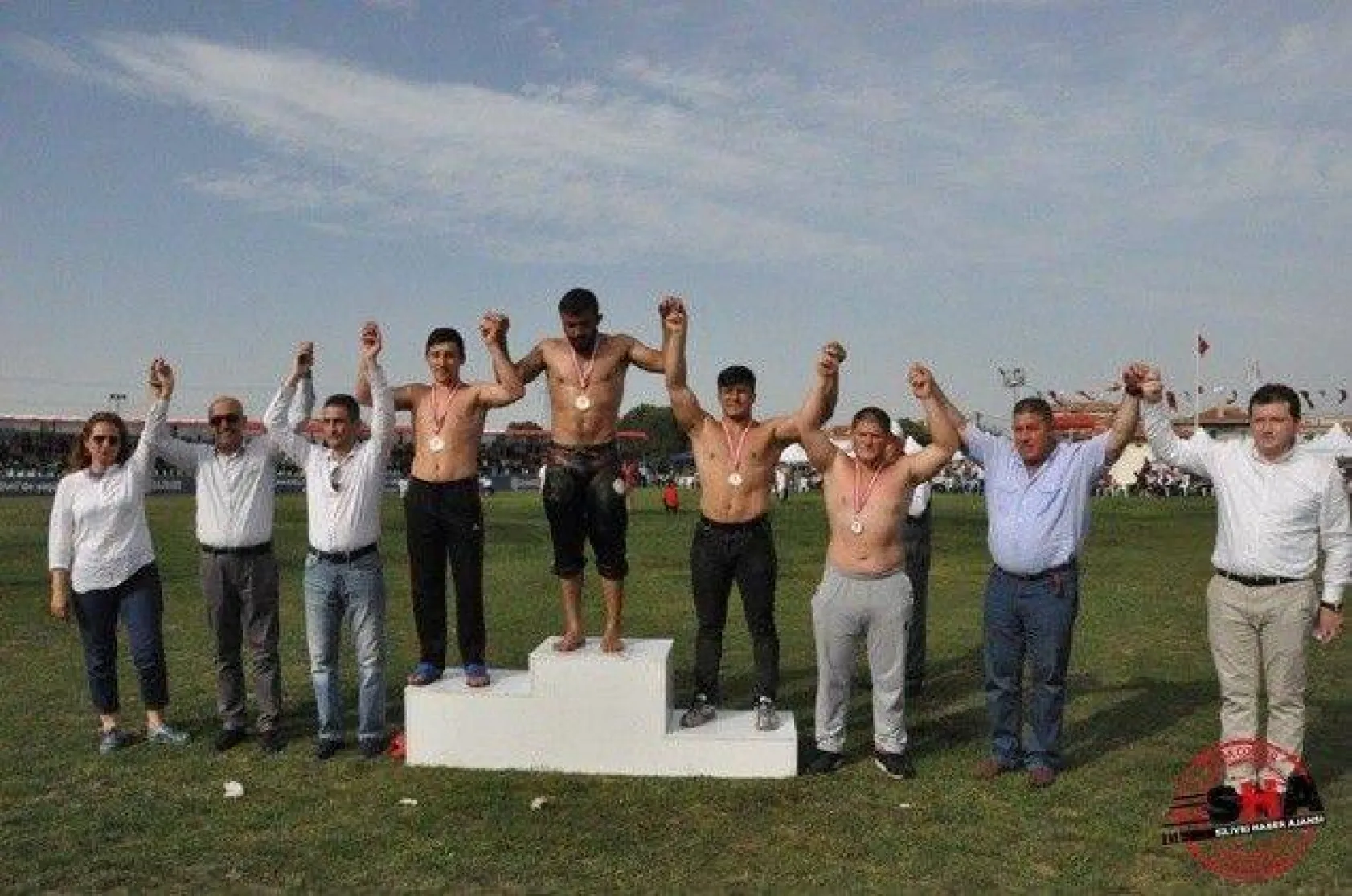 Pehlivanlar Silivri er meydanında güreşti