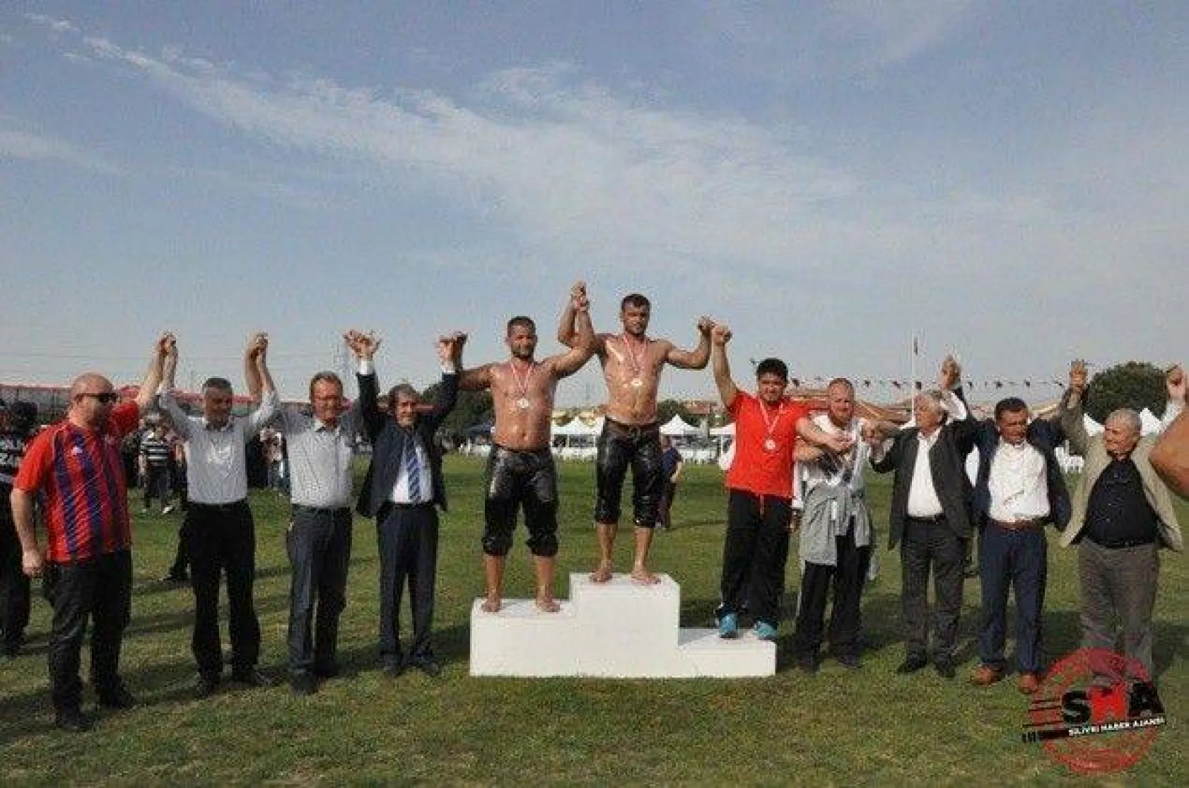 Pehlivanlar Silivri er meydanında güreşti