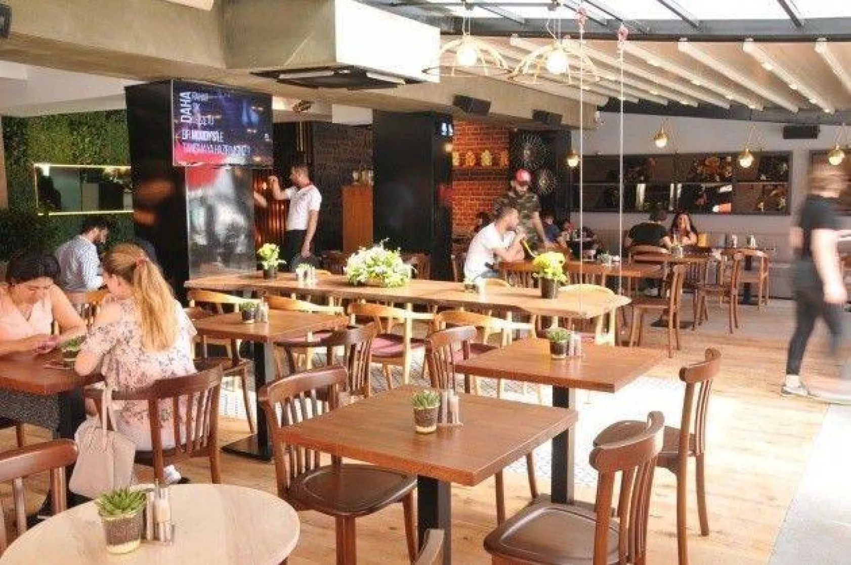 Moody's Cafe lezzetine lezzet kattı!
