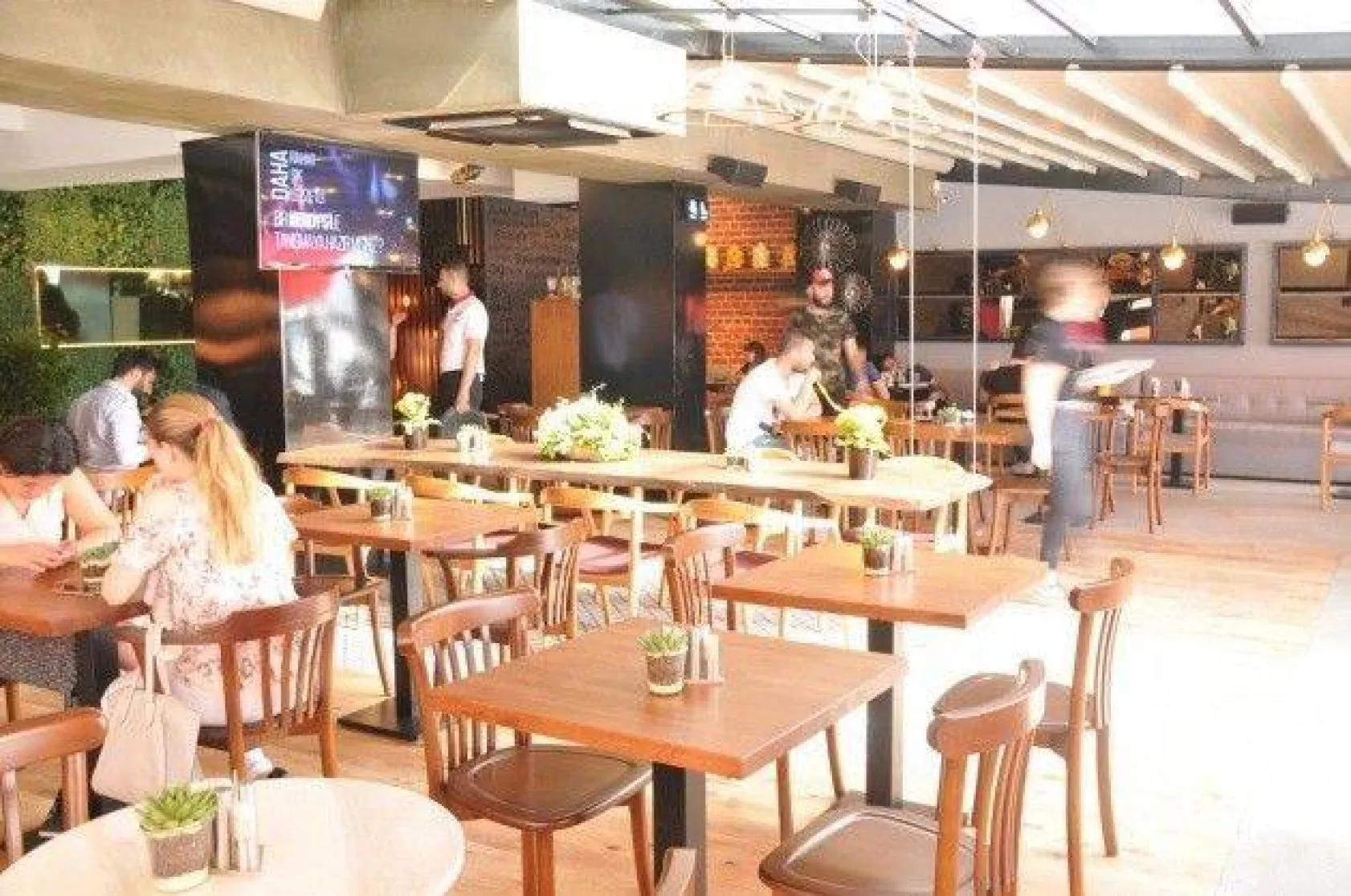 Moody's Cafe lezzetine lezzet kattı!