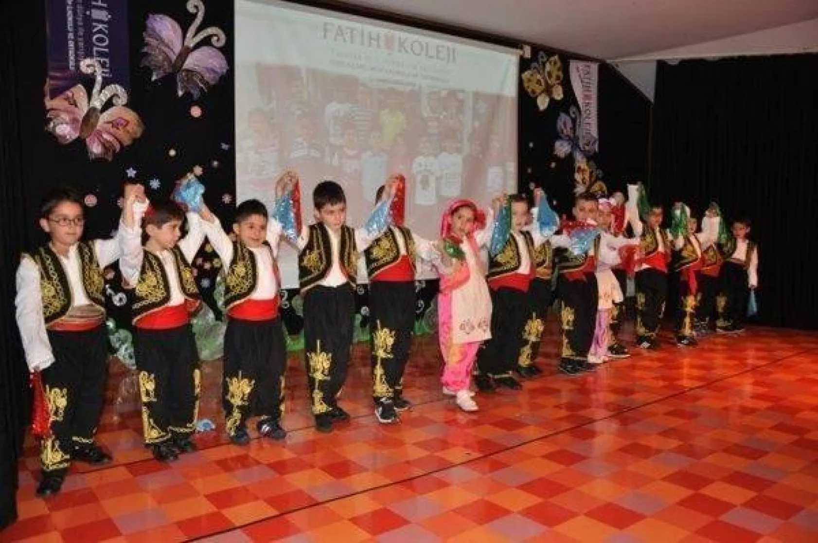 Fatih Koleji Miniklerinden Kocaman Gösteri