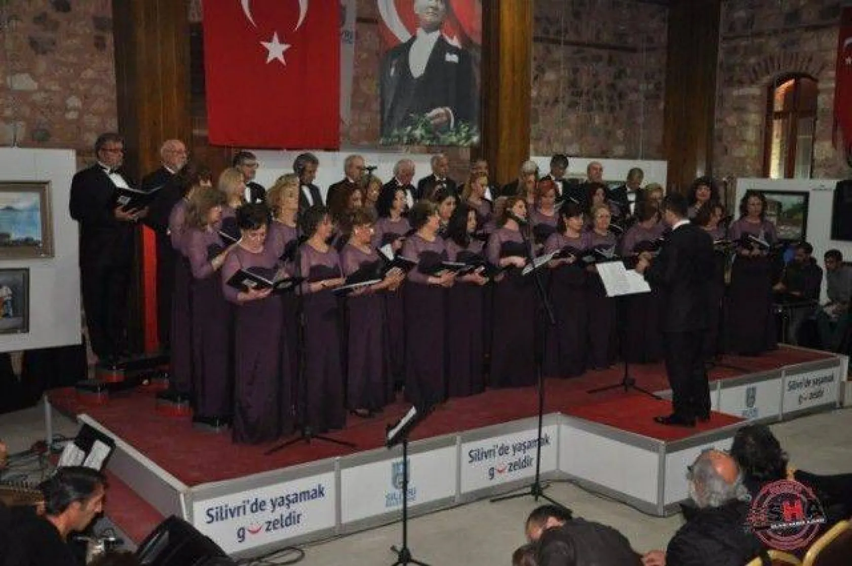 Müzeyyen Senar Şarkılarla Anıldı