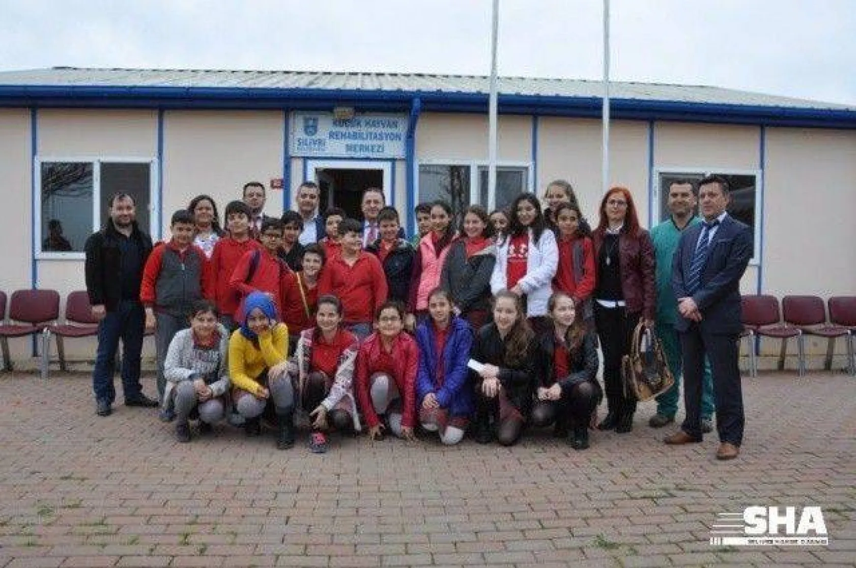 Ekmeklerini Barınaktaki Hayvanlarla Paylaştılar