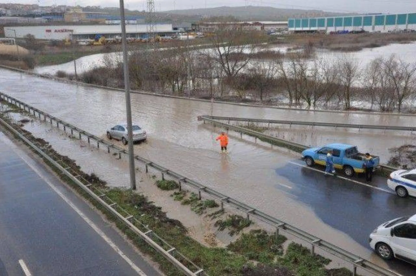 Belediyeden Lodos Mesaisi