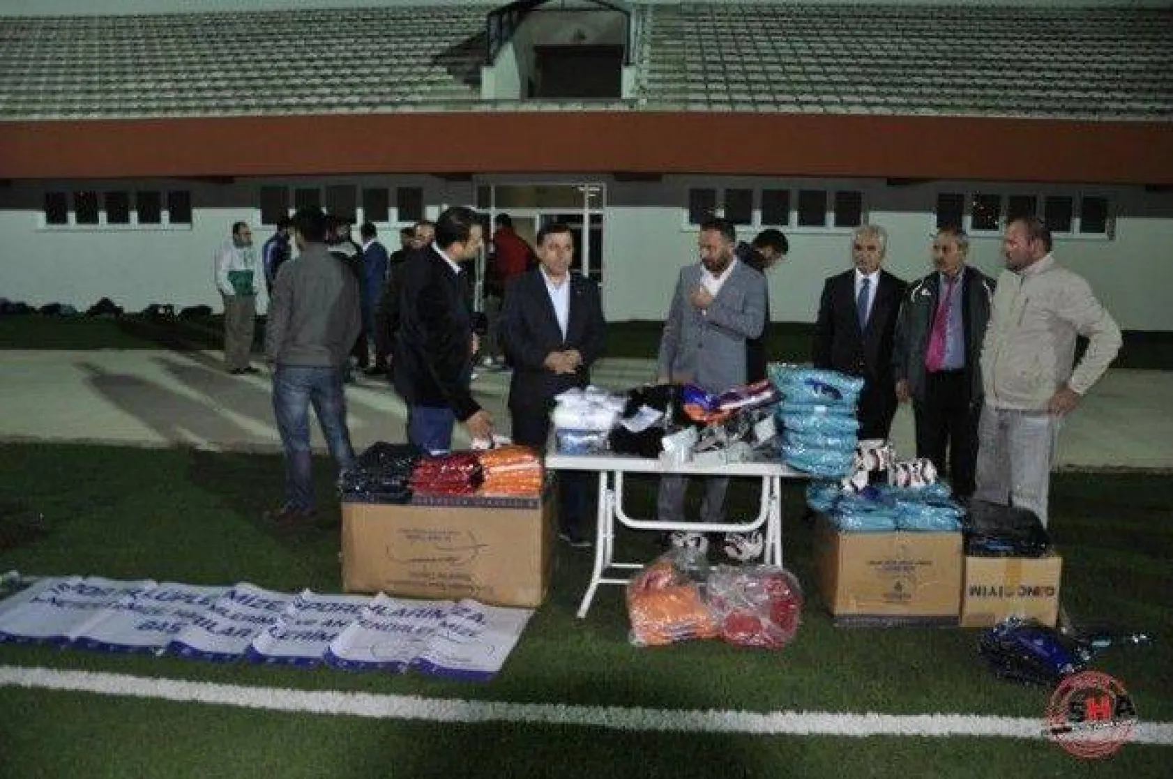 AK Parti'den Spor Kulüplerine Malzeme Desteği