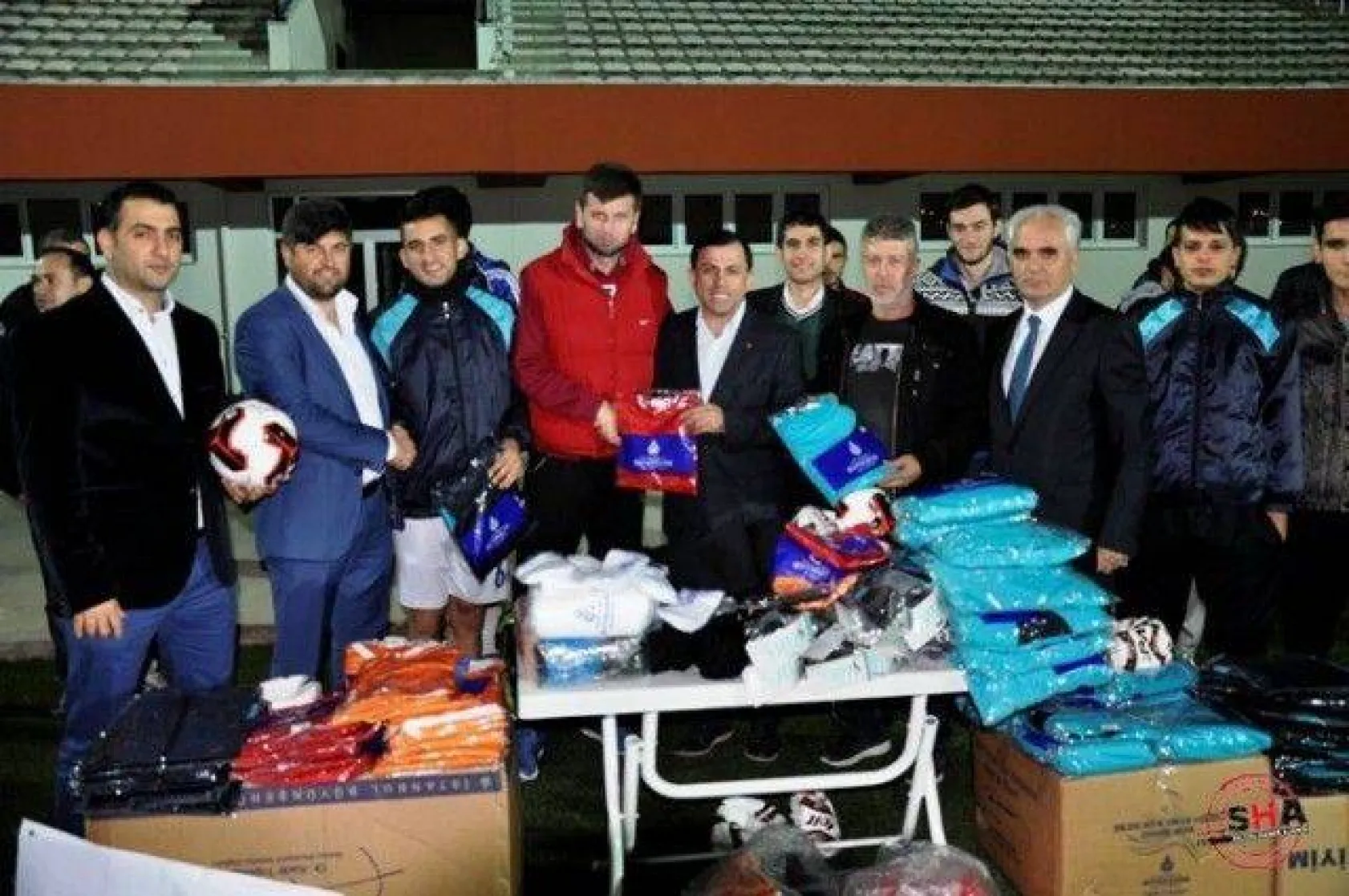 AK Parti'den Spor Kulüplerine Malzeme Desteği