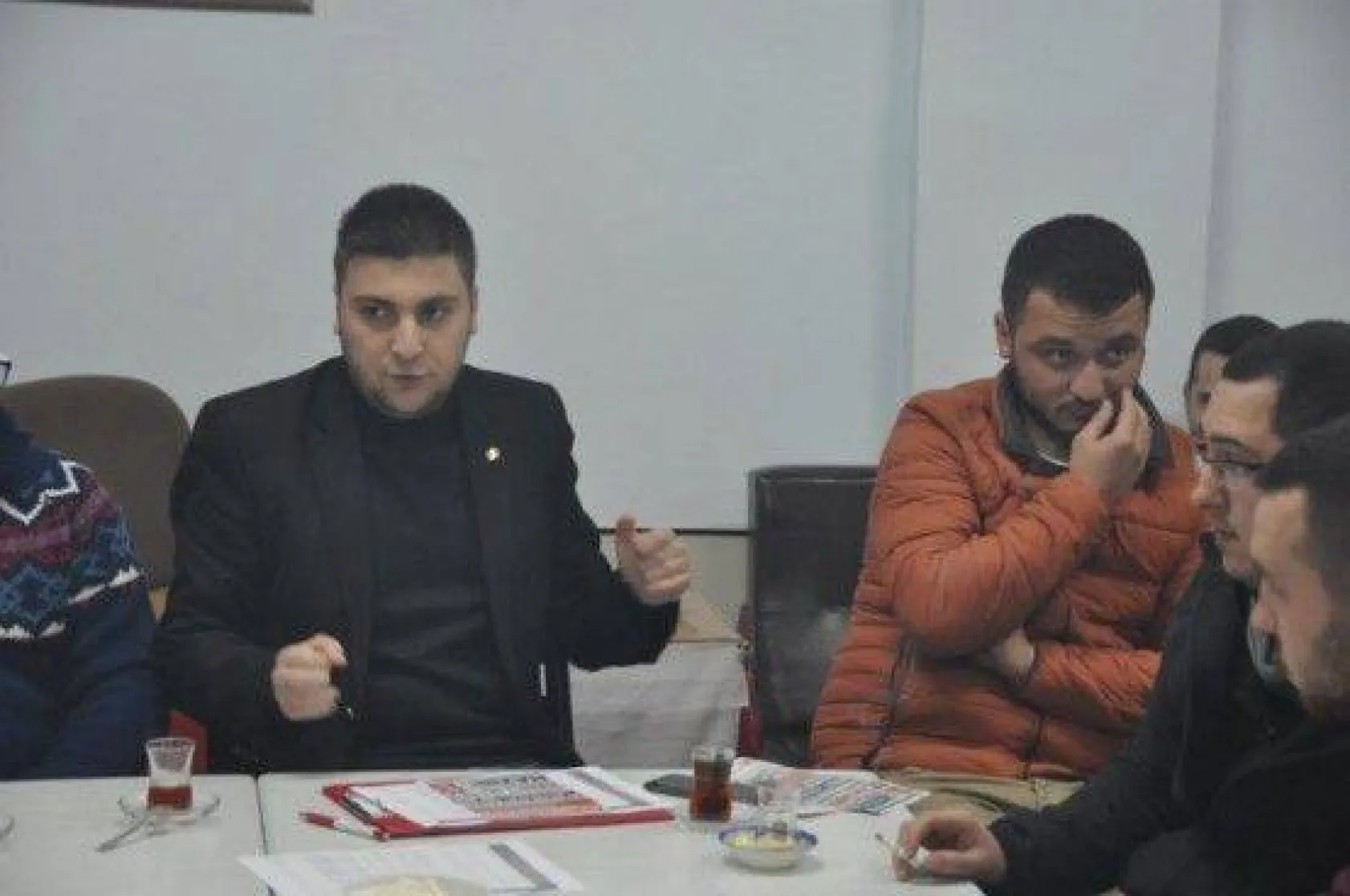 CHP'li gençler mahalle ziyaretlerine devam ediyor