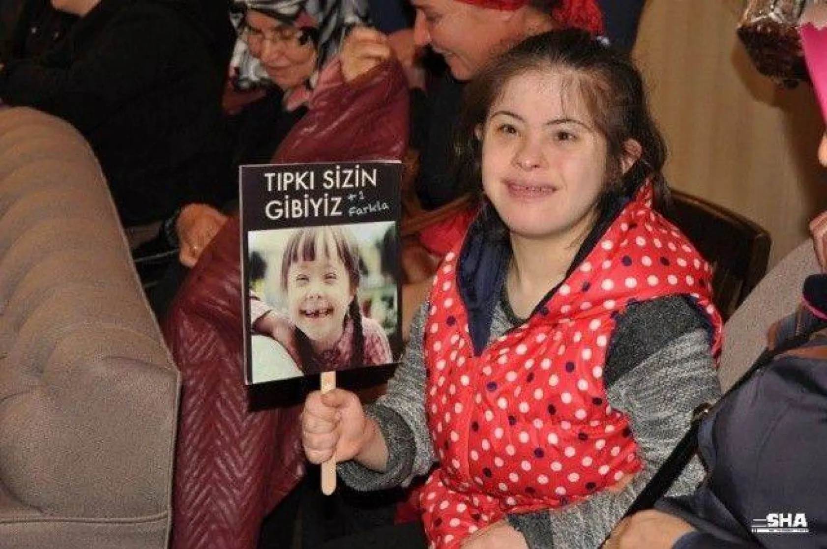 Tıpkı Bizim Gibiler +1 Farkla