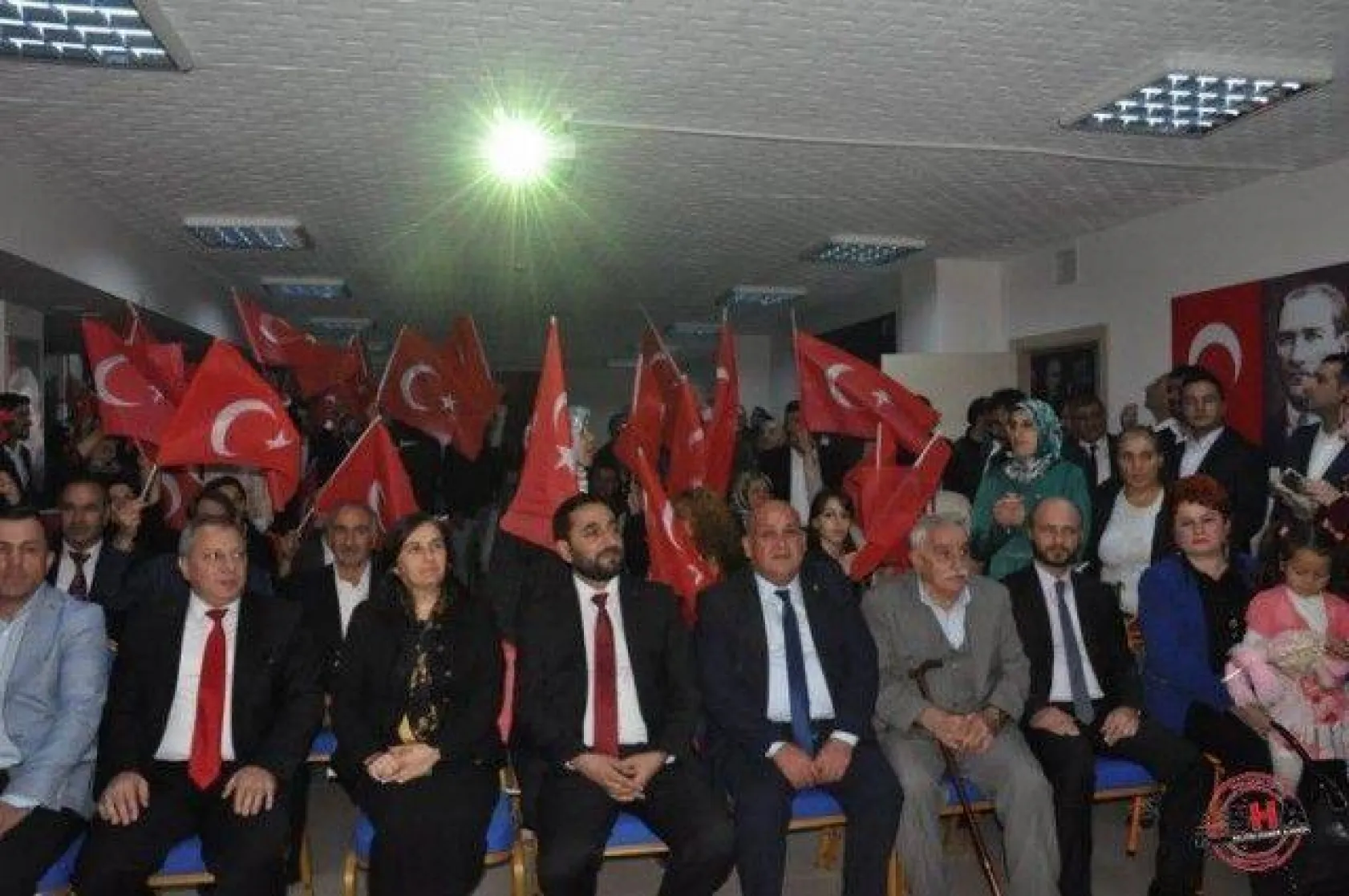 Topluca istifa edip AK Partiye geçtiler