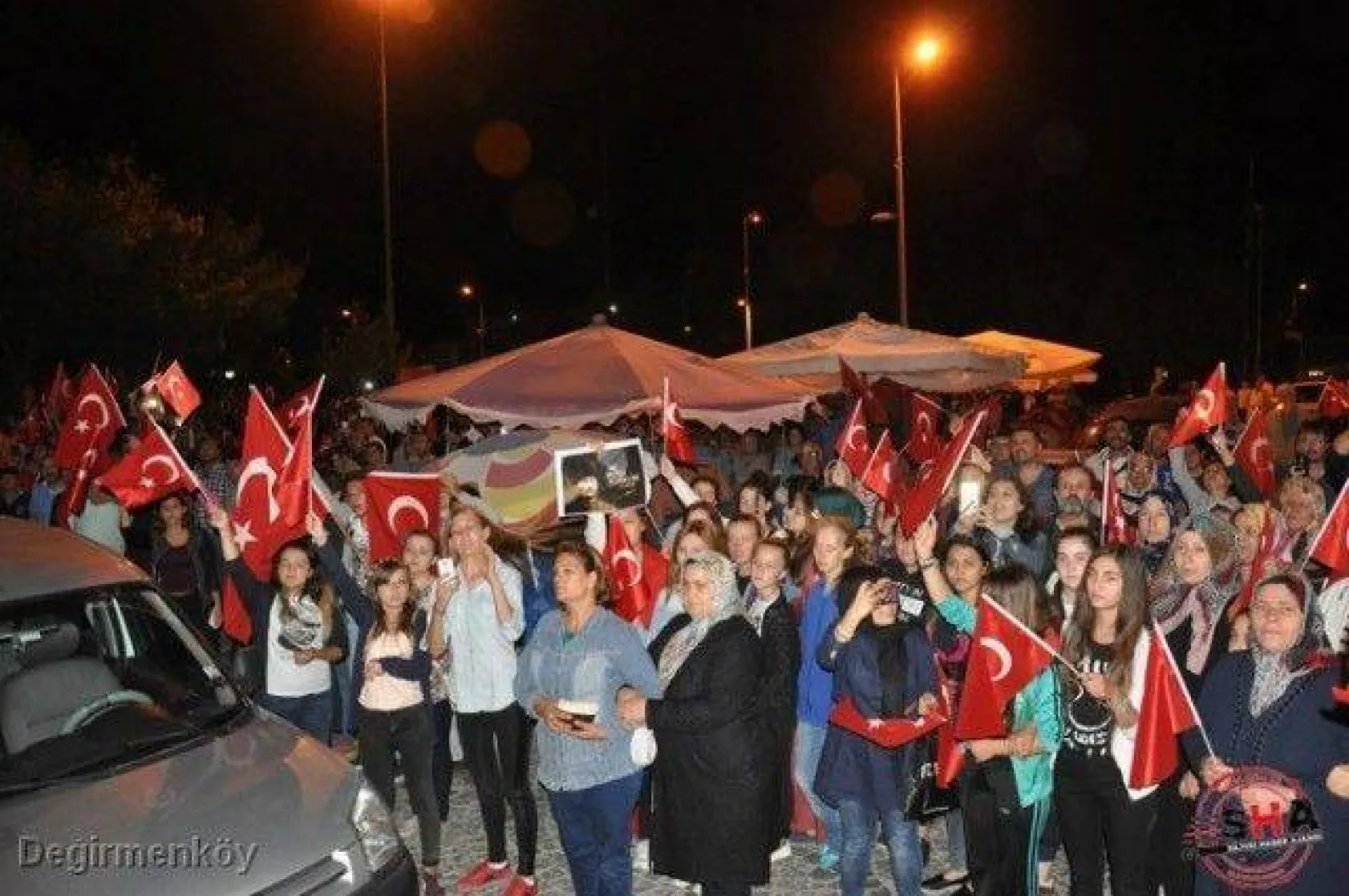 Silivri tek yürek oldu teröre lanet yağdırdı