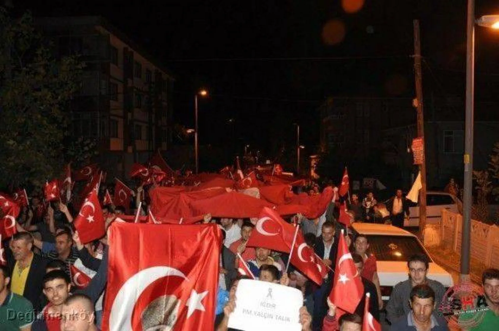 Silivri tek yürek oldu teröre lanet yağdırdı