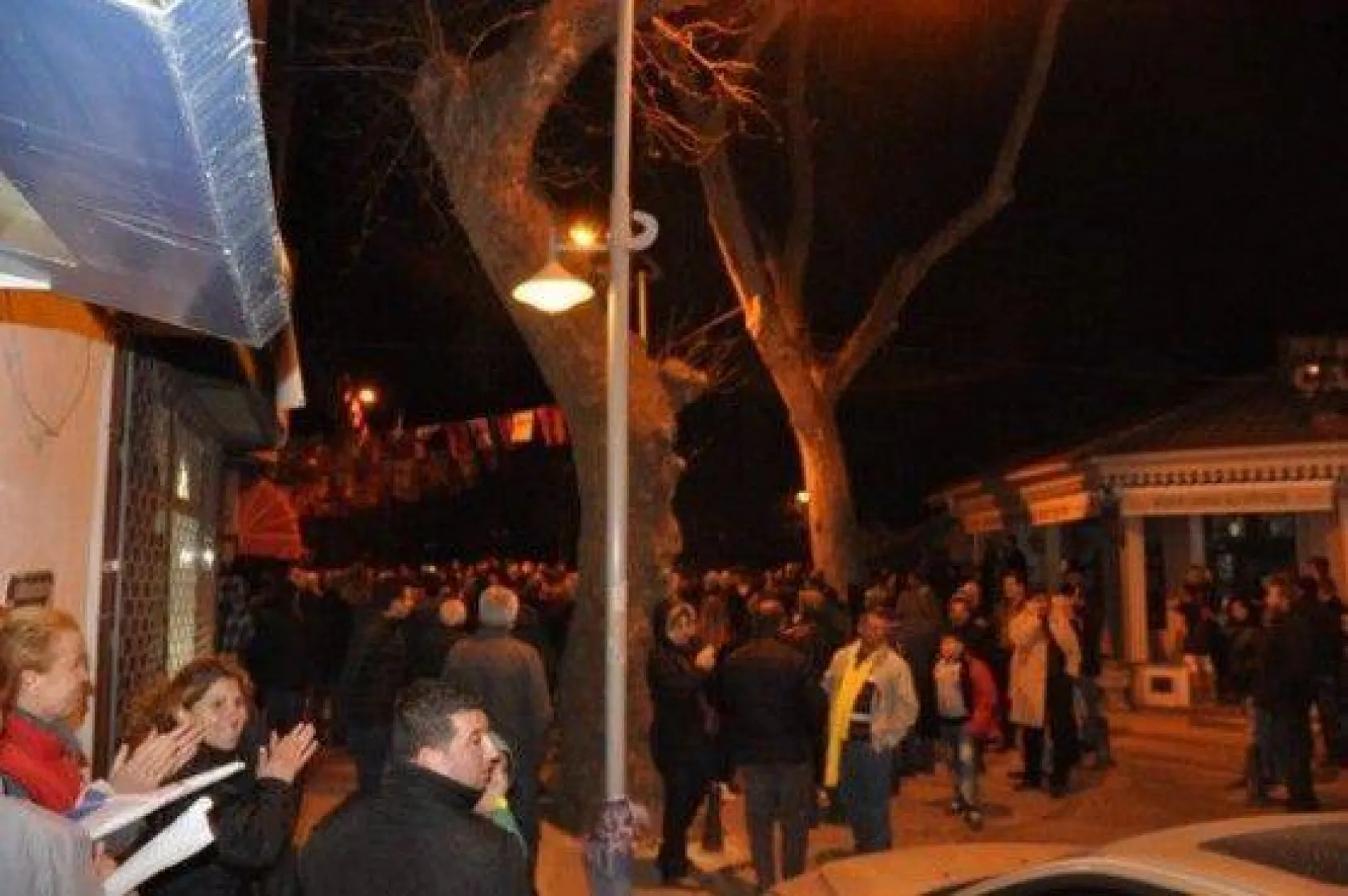 CHP zaferini kutluyor!