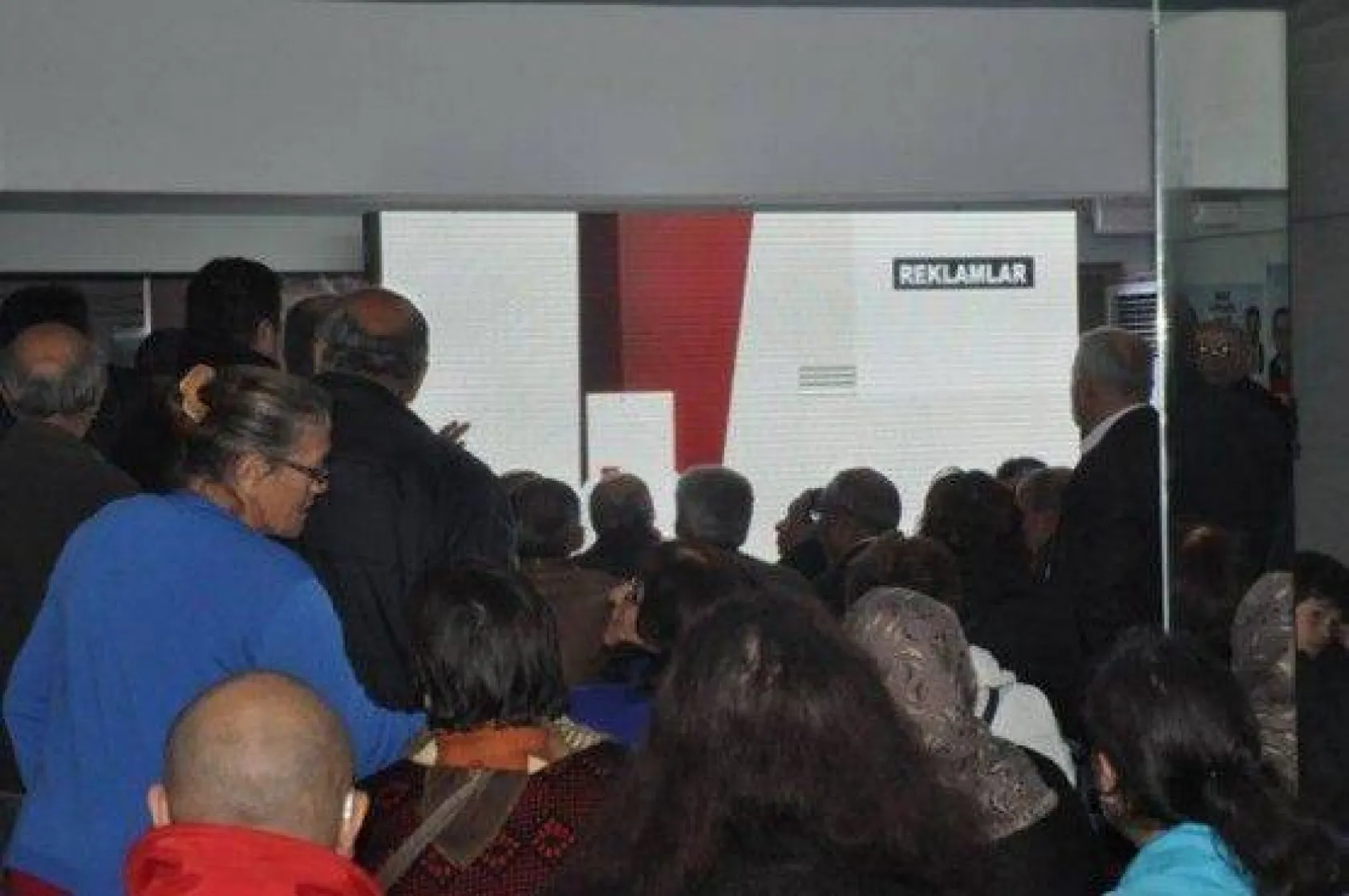 CHP zaferini kutluyor!