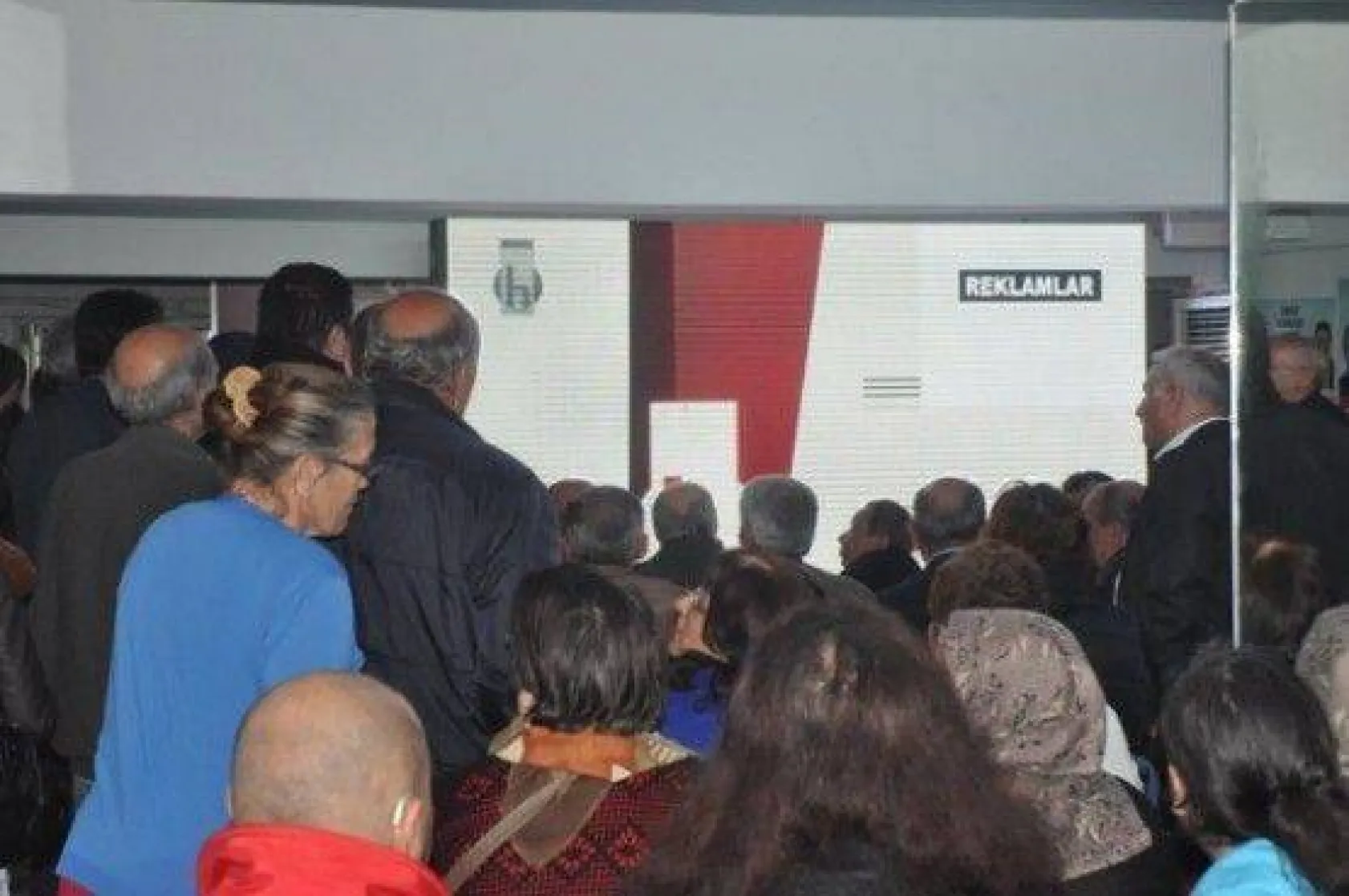 CHP zaferini kutluyor!