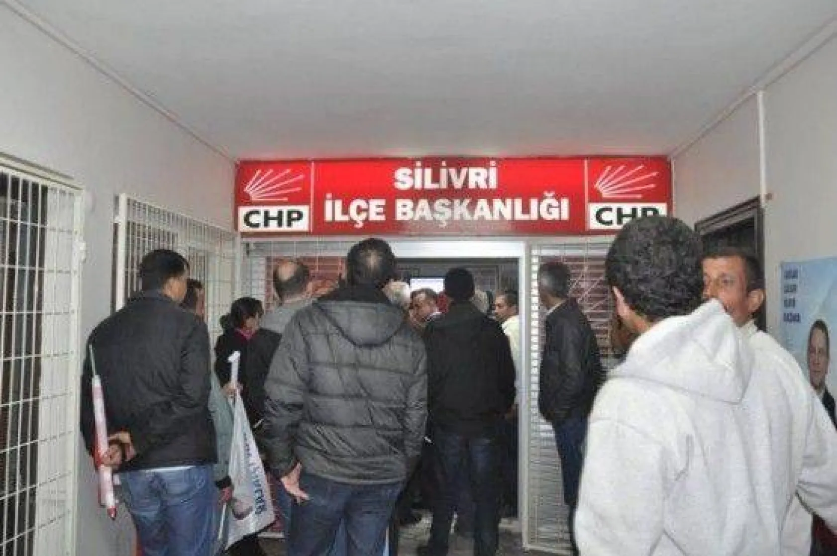 CHP zaferini kutluyor!