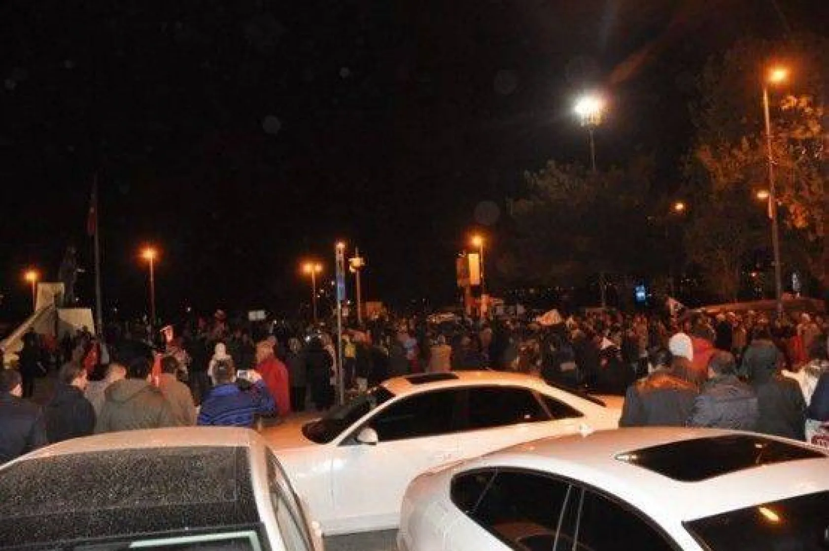 CHP zaferini kutluyor!