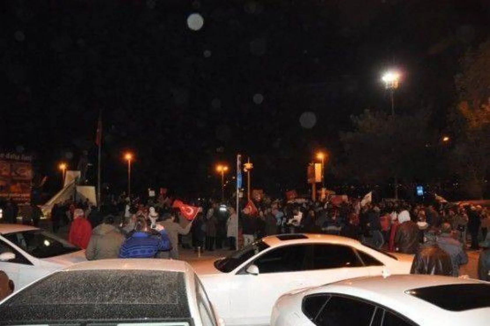 CHP zaferini kutluyor!