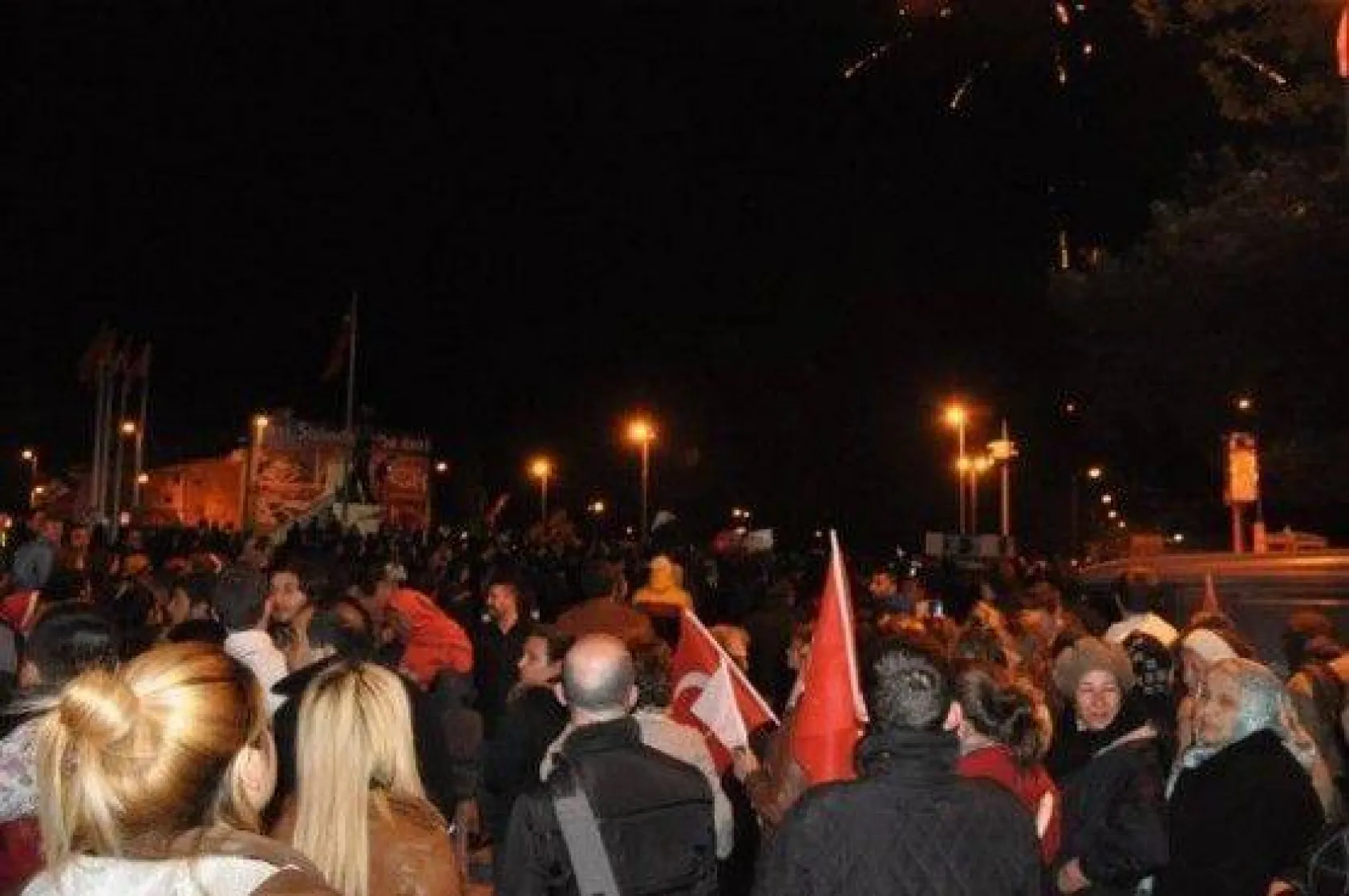 CHP zaferini kutluyor!