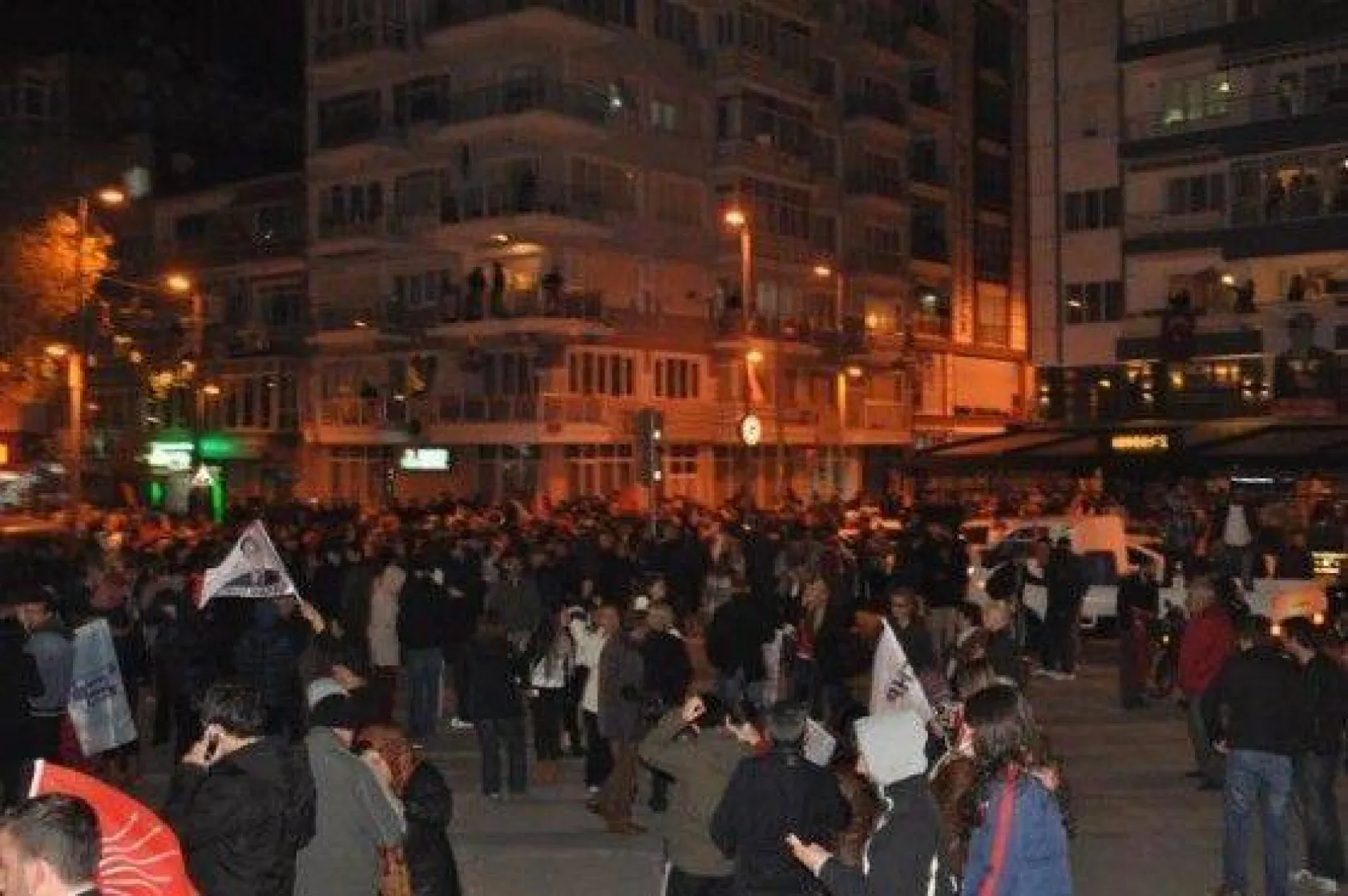 CHP zaferini kutluyor!