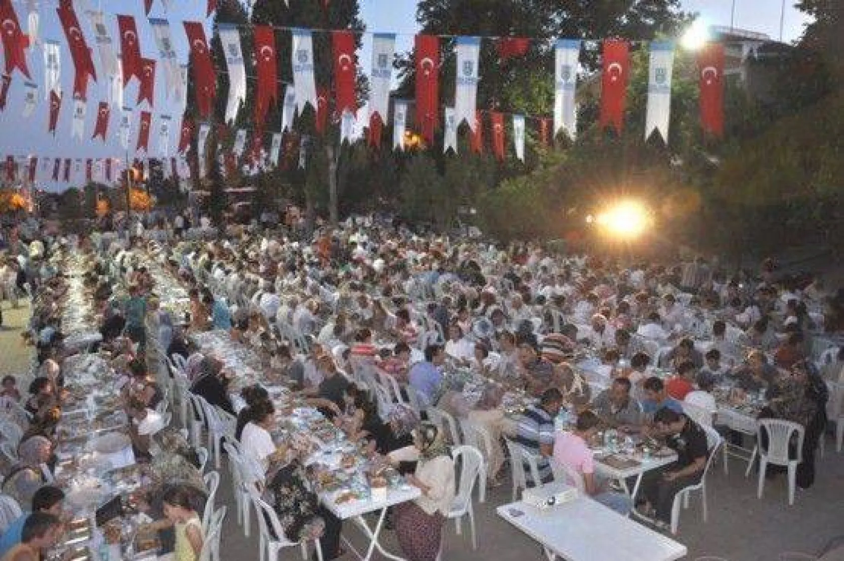 İlk Halk Sofrası Kavaklı'da Kuruldu