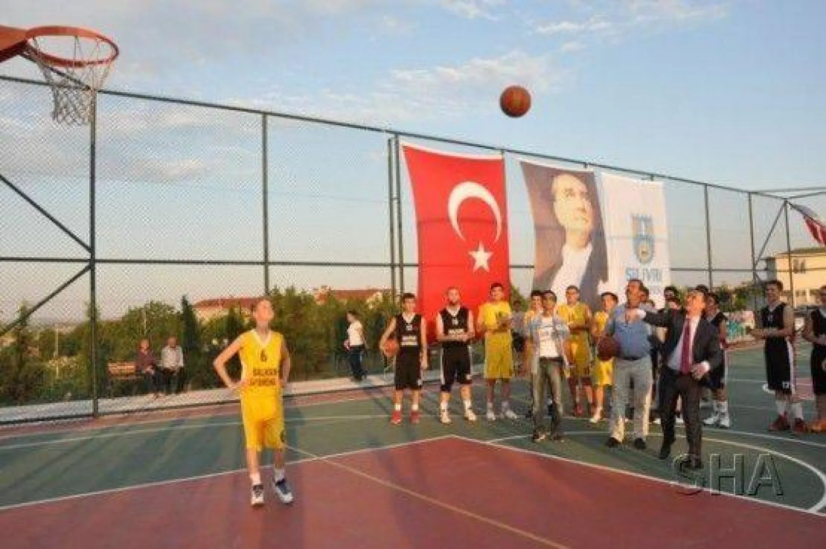 Alipaşa Spor Alanı Hizmete Açıldı