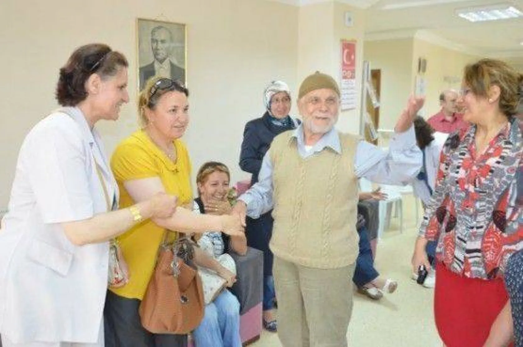 Gümüşyakalı Kadınlar Belediyenin Hizmetlerini İnce