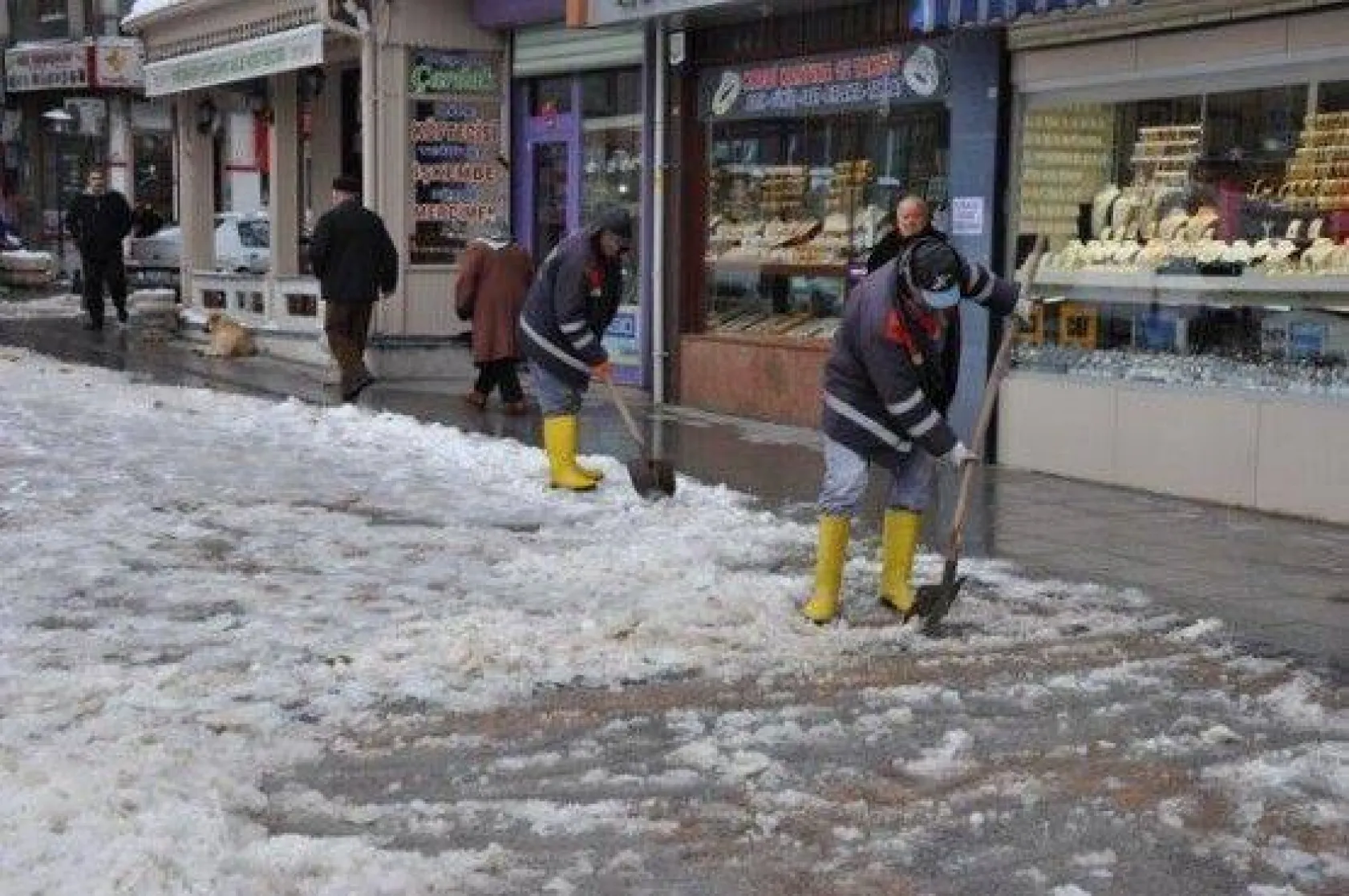 İlçede kar çalşımaları