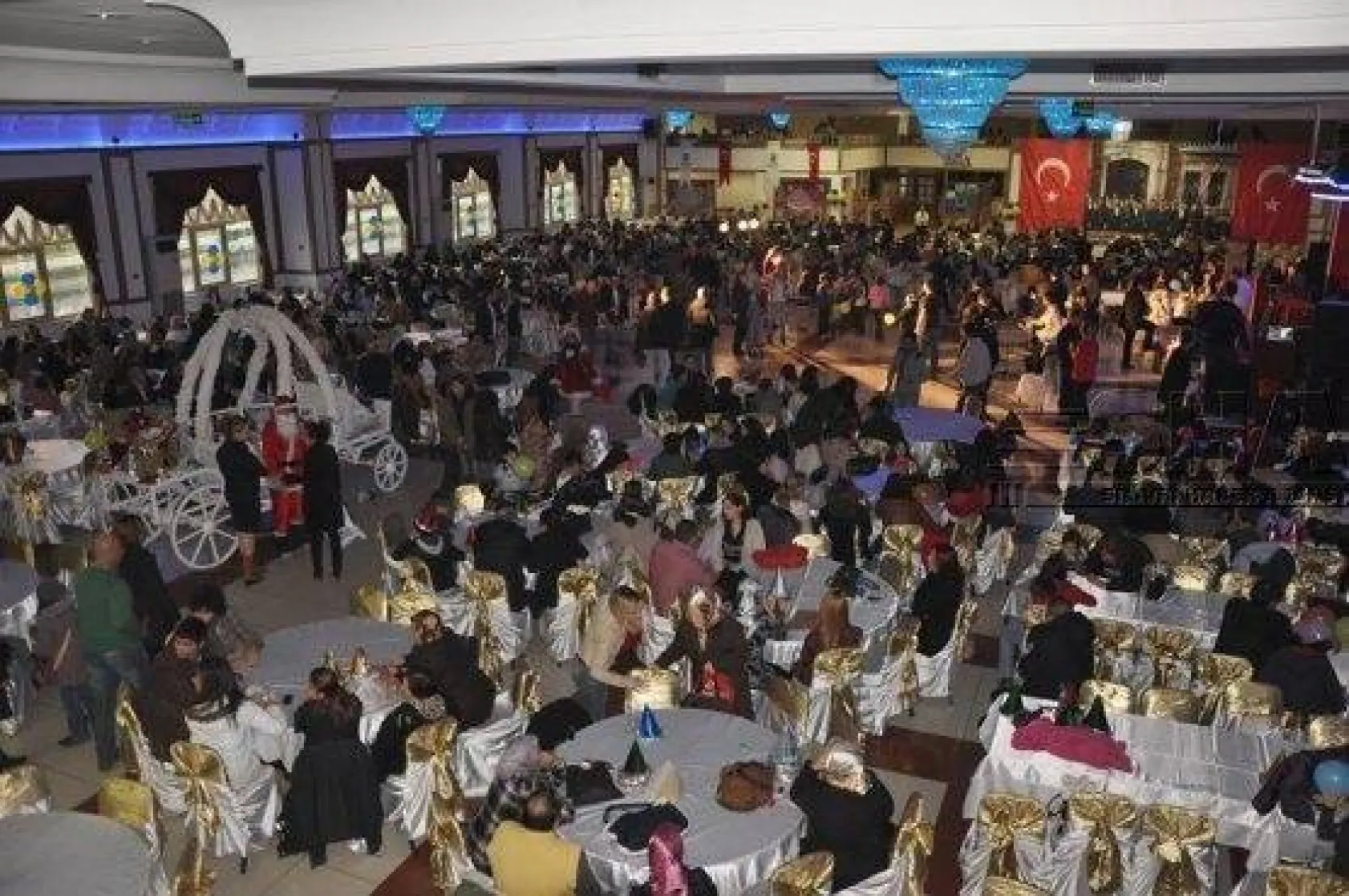 Kültür Merkezi'nden Yılsonu Şöleni