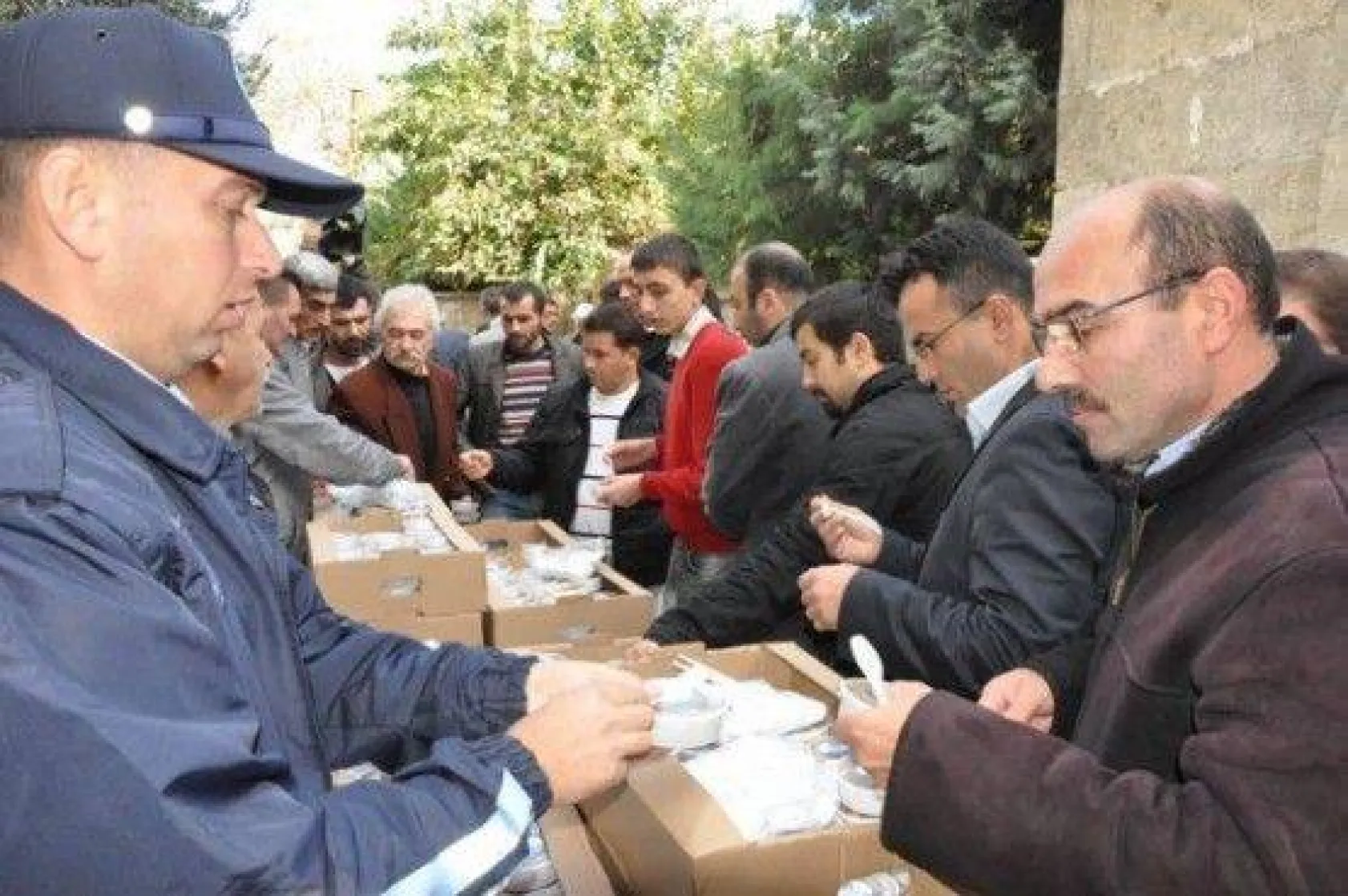 Silivri'de 15 bin Aşure dağıtıldı