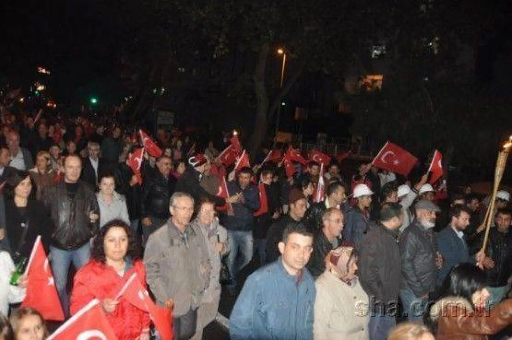 Binlerce kişi Cumhuriyet için yürüdü