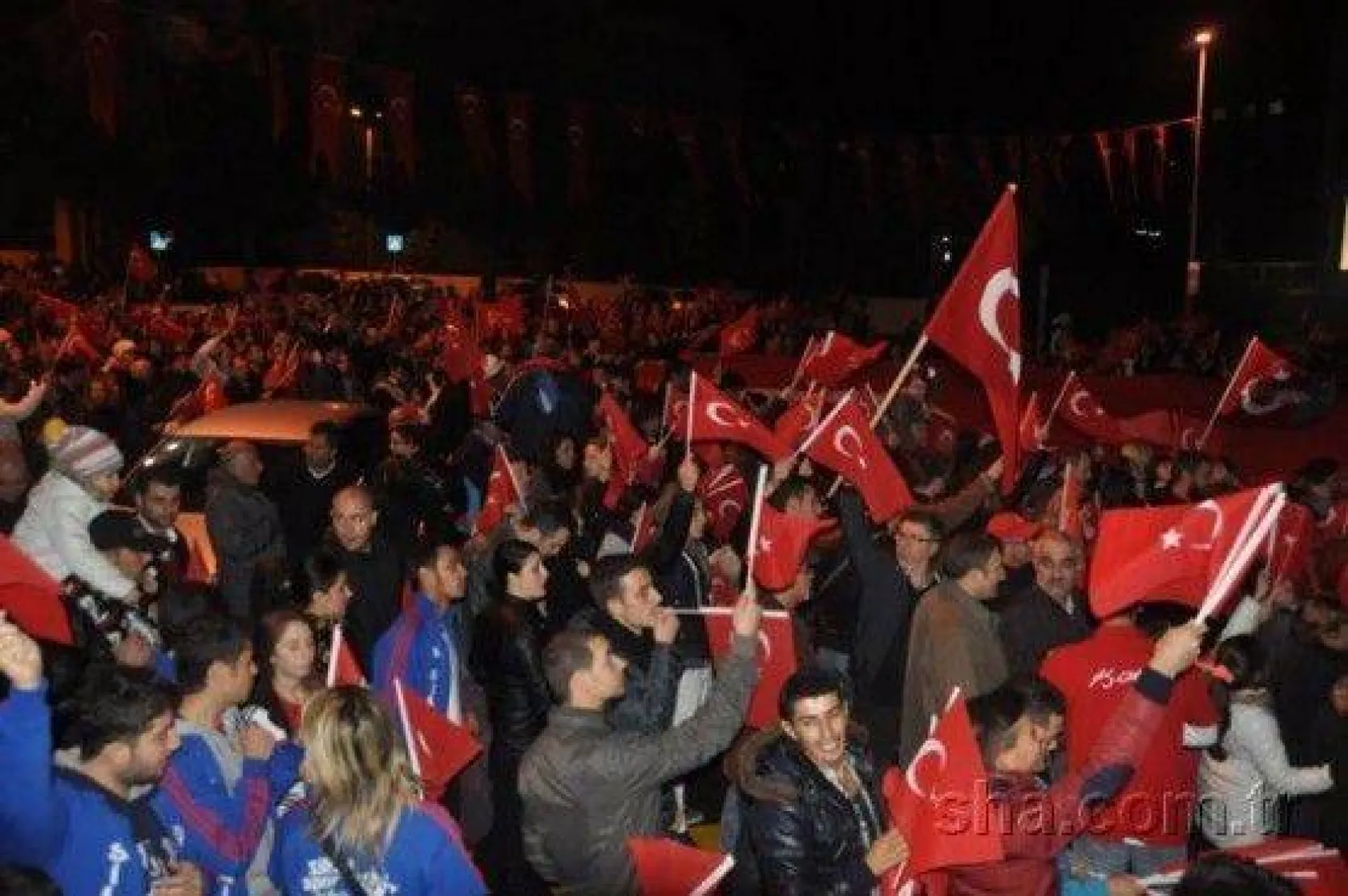 Binlerce kişi Cumhuriyet için yürüdü