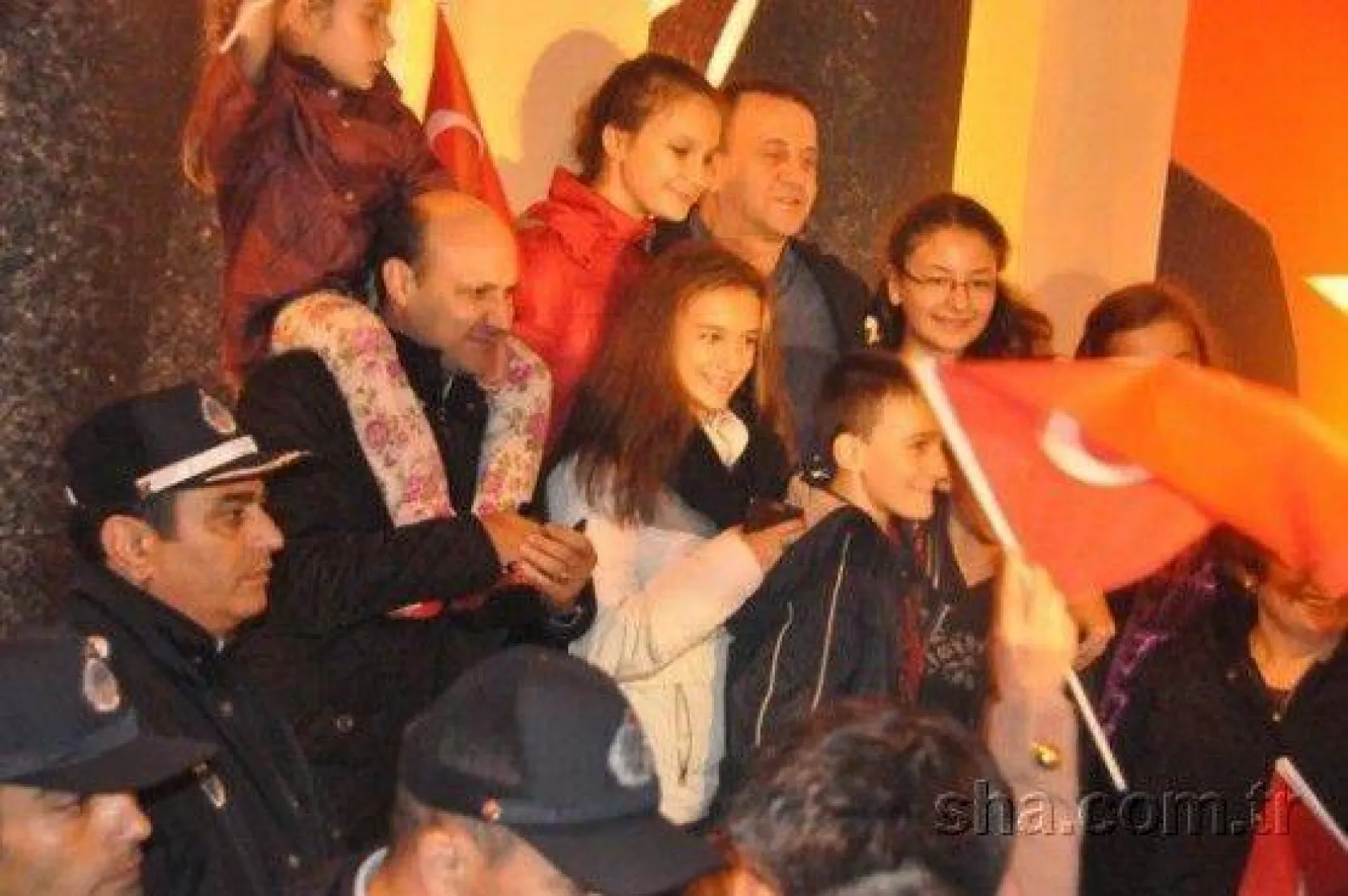 Binlerce kişi Cumhuriyet için yürüdü