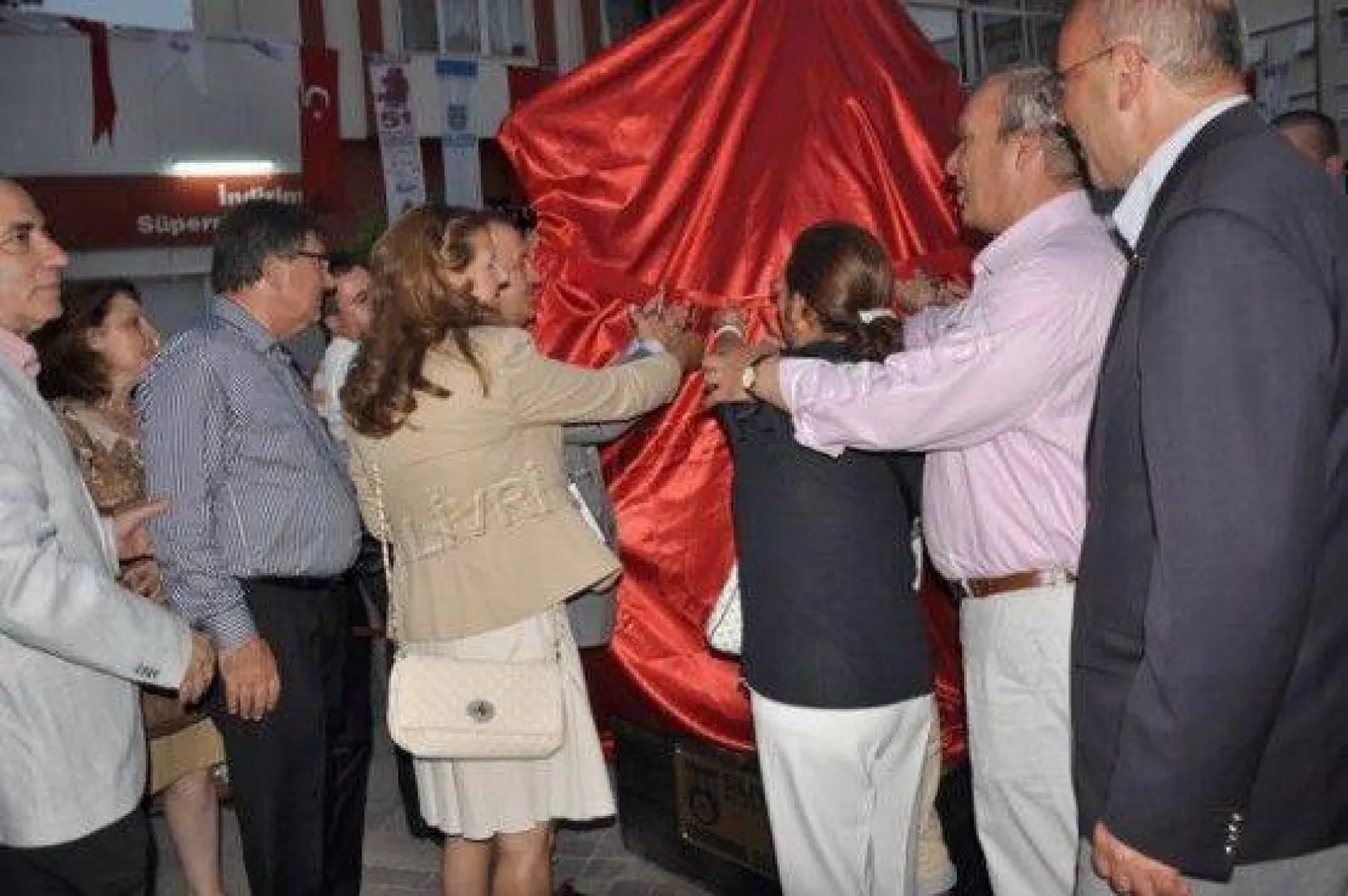 Silivri Yoğurdu Heykelle Ölümsüzleştirildi