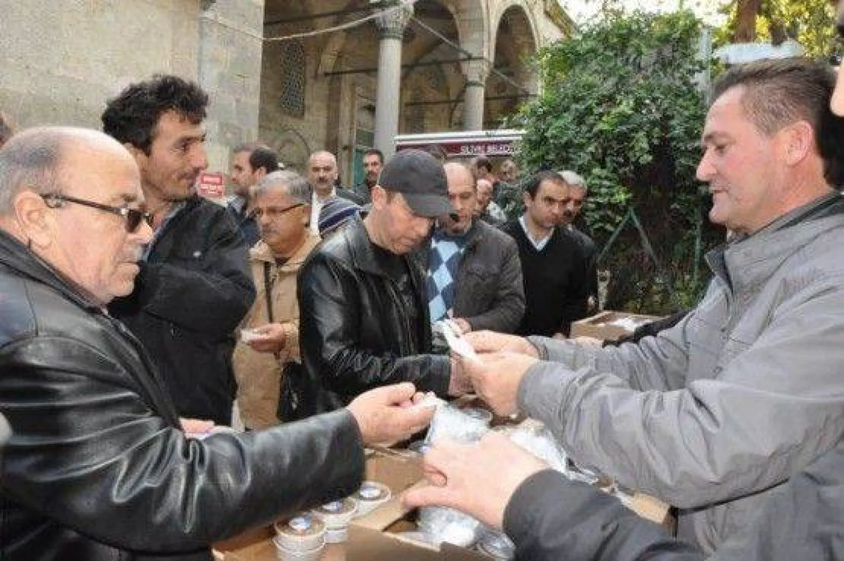 Silivri'de 15 bin Aşure dağıtıldı