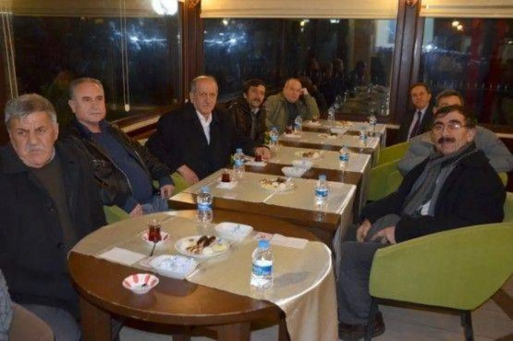 Esentepe Öğretmen Evleri Sakinleri Işıklar İle Bir