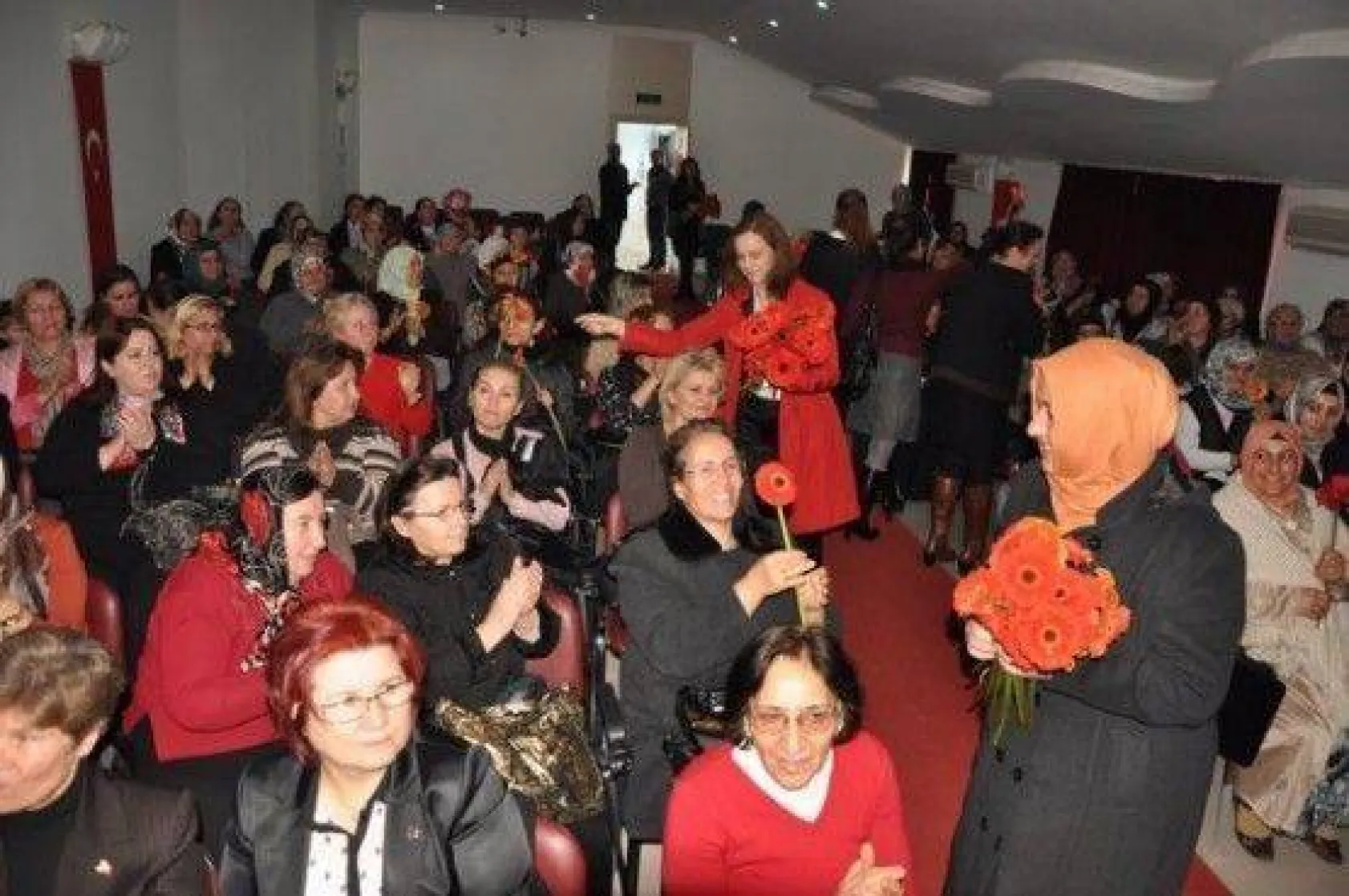 Silivrili Kadınlar Şiddete Karşı Dans Etti