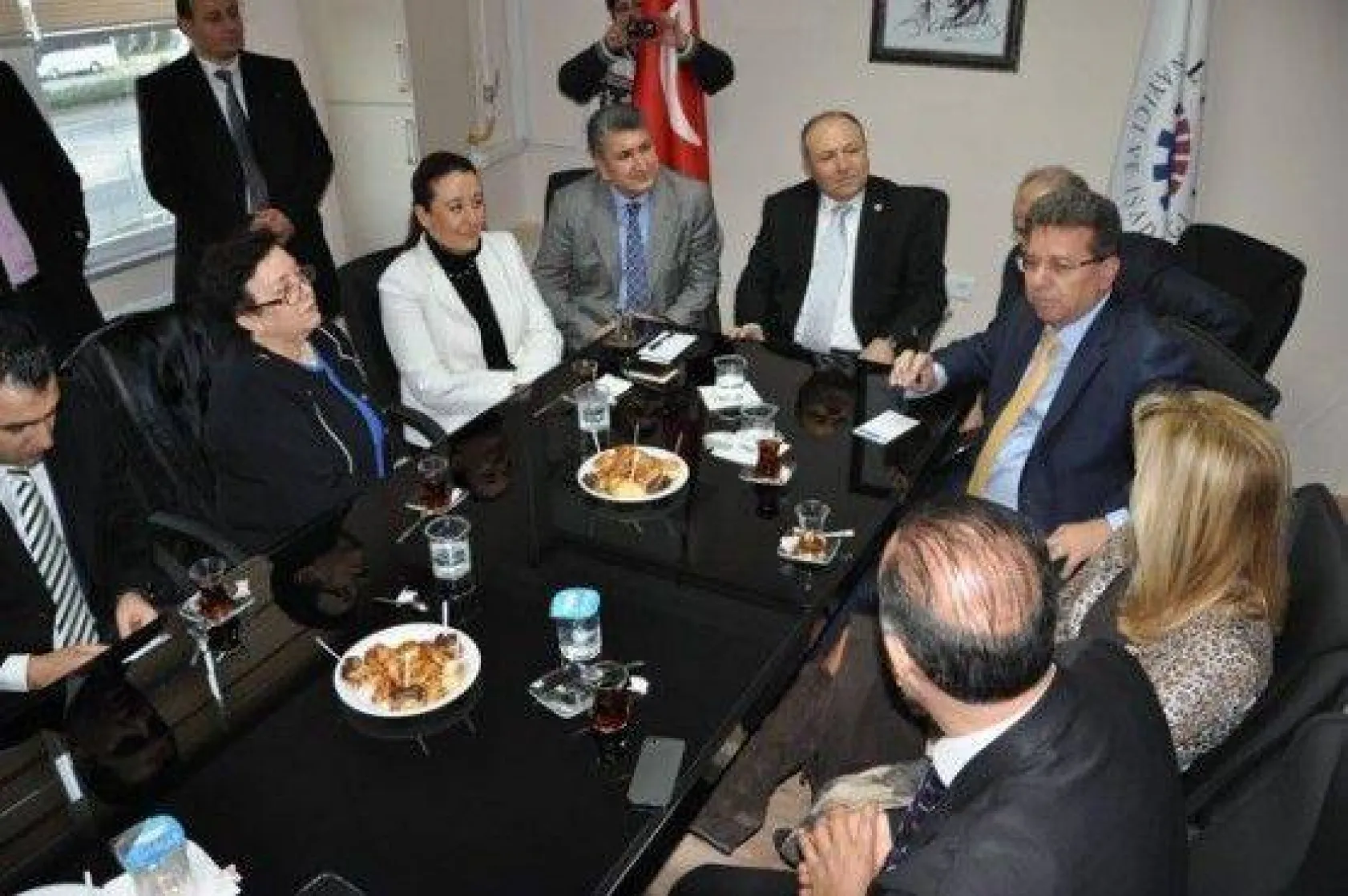 Ak Parti seçim startını verdi