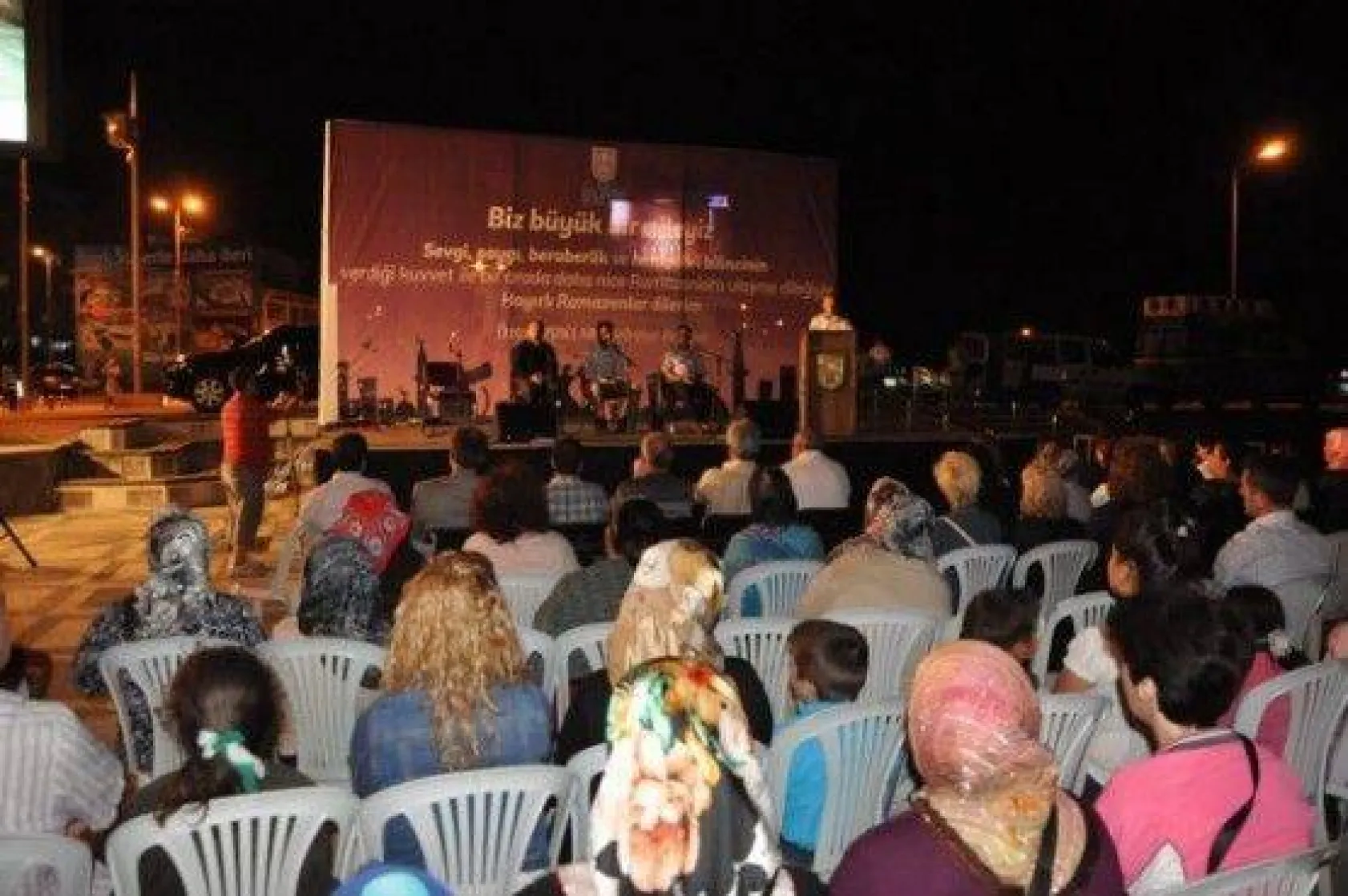 Silivri Sahilinde Ramazana Özel İlahi Dinletisi