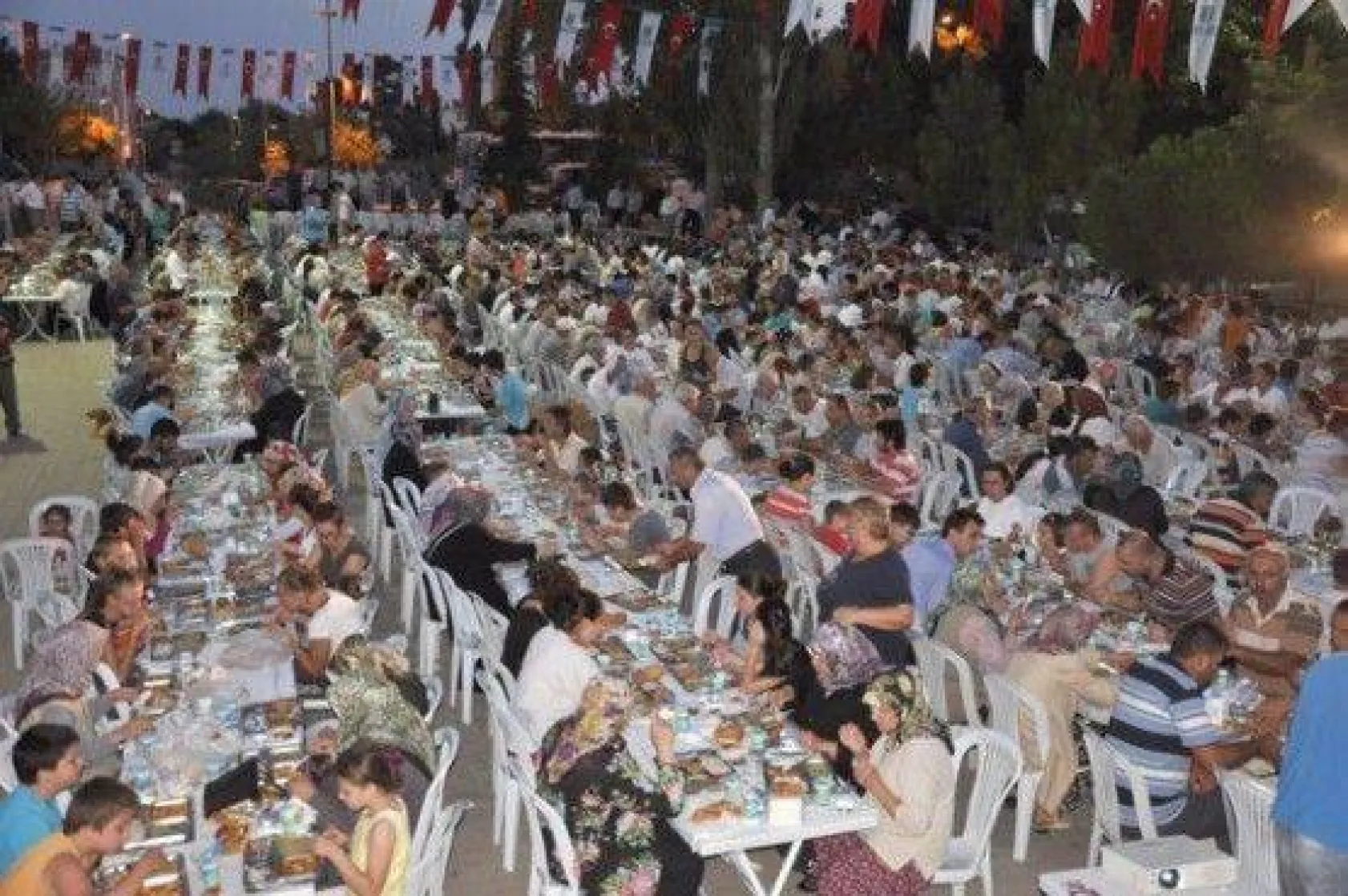 İlk Halk Sofrası Kavaklı'da Kuruldu