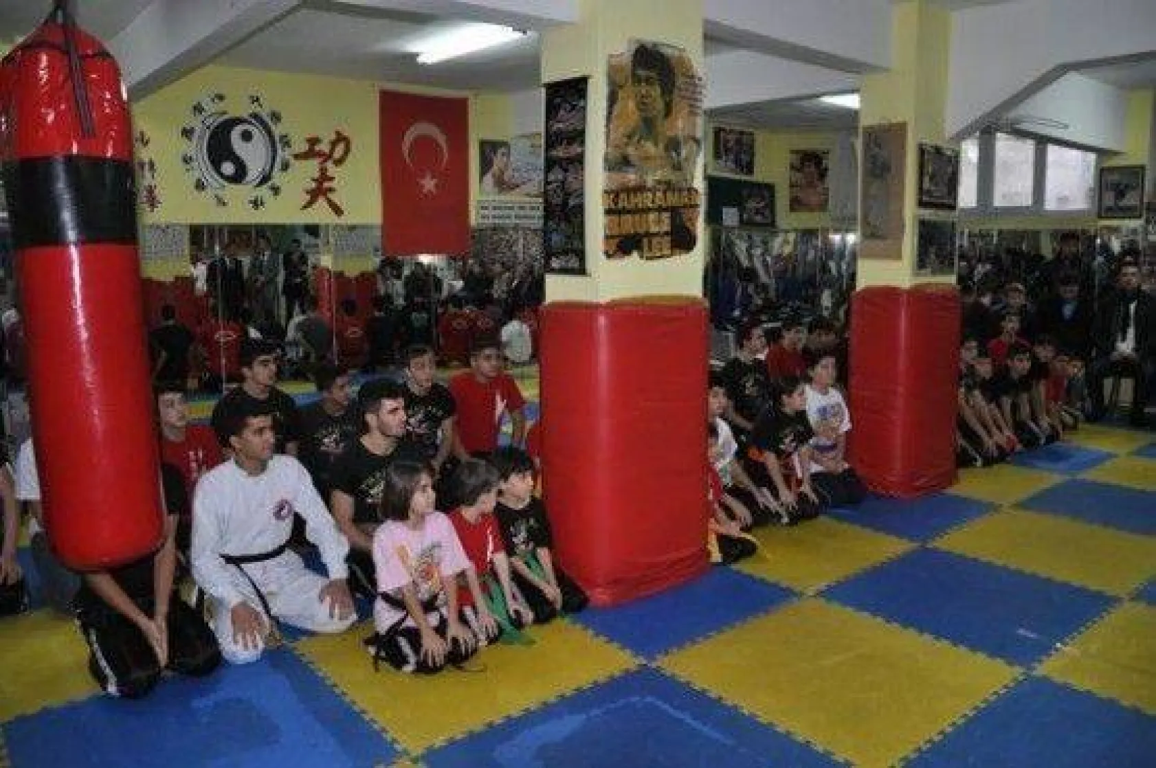 Demiral'dan Kareteci Gençlere Tam Destek